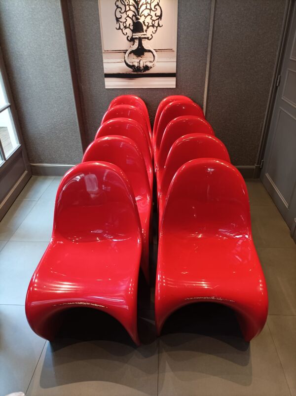 Dix chaises de Verner Panton