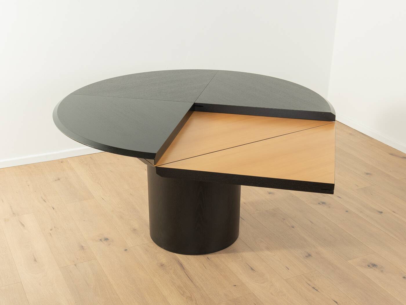 Quadrondo dining table, Erwin Nagel for Rosenthal