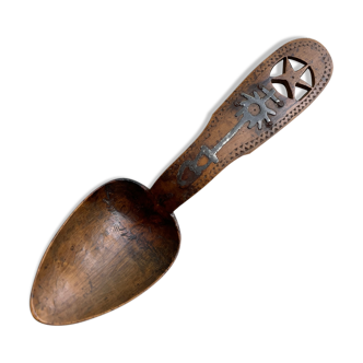 Wooden Breton wedding spoon dating from 1850