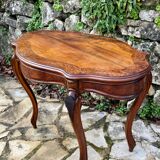 Mahogany violin table