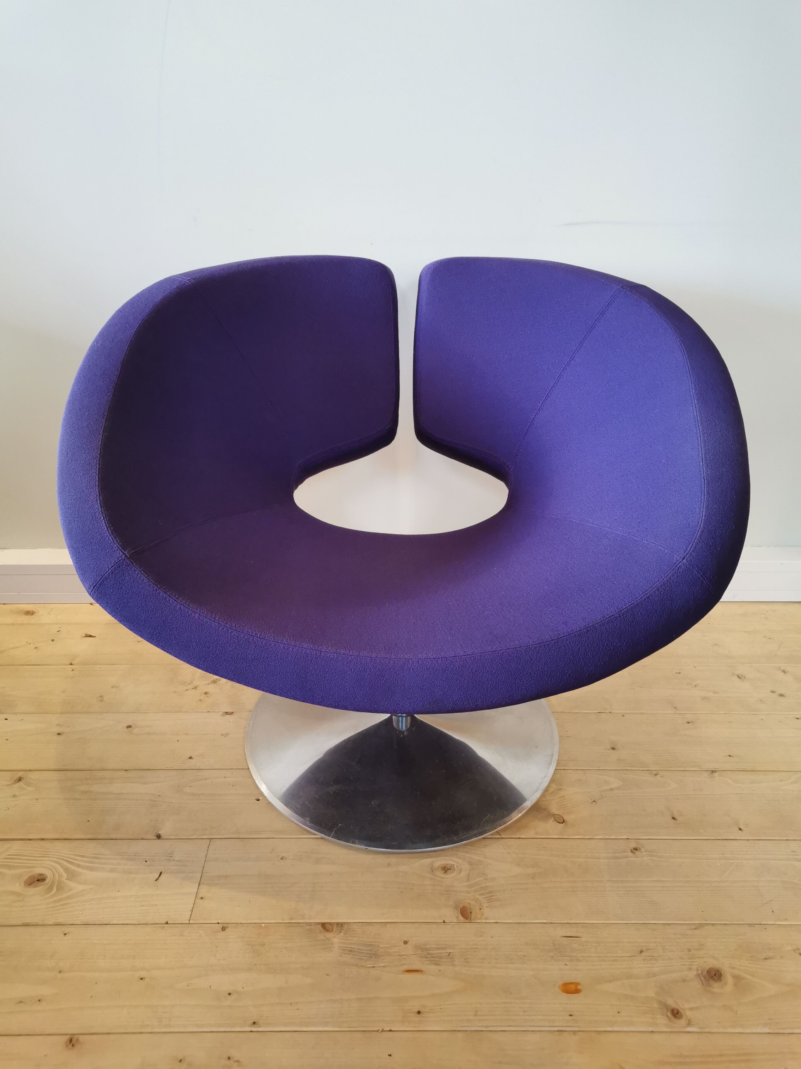Pair of armchairs "Apollo" by Patrick Norguet for Artifort