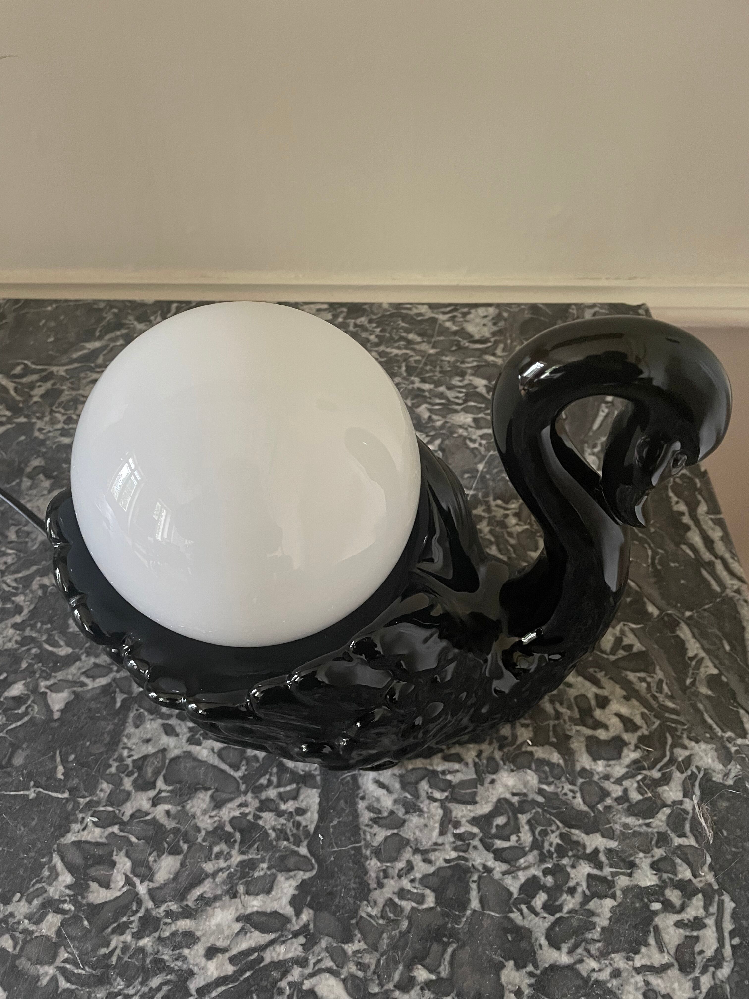 Black swan lamp