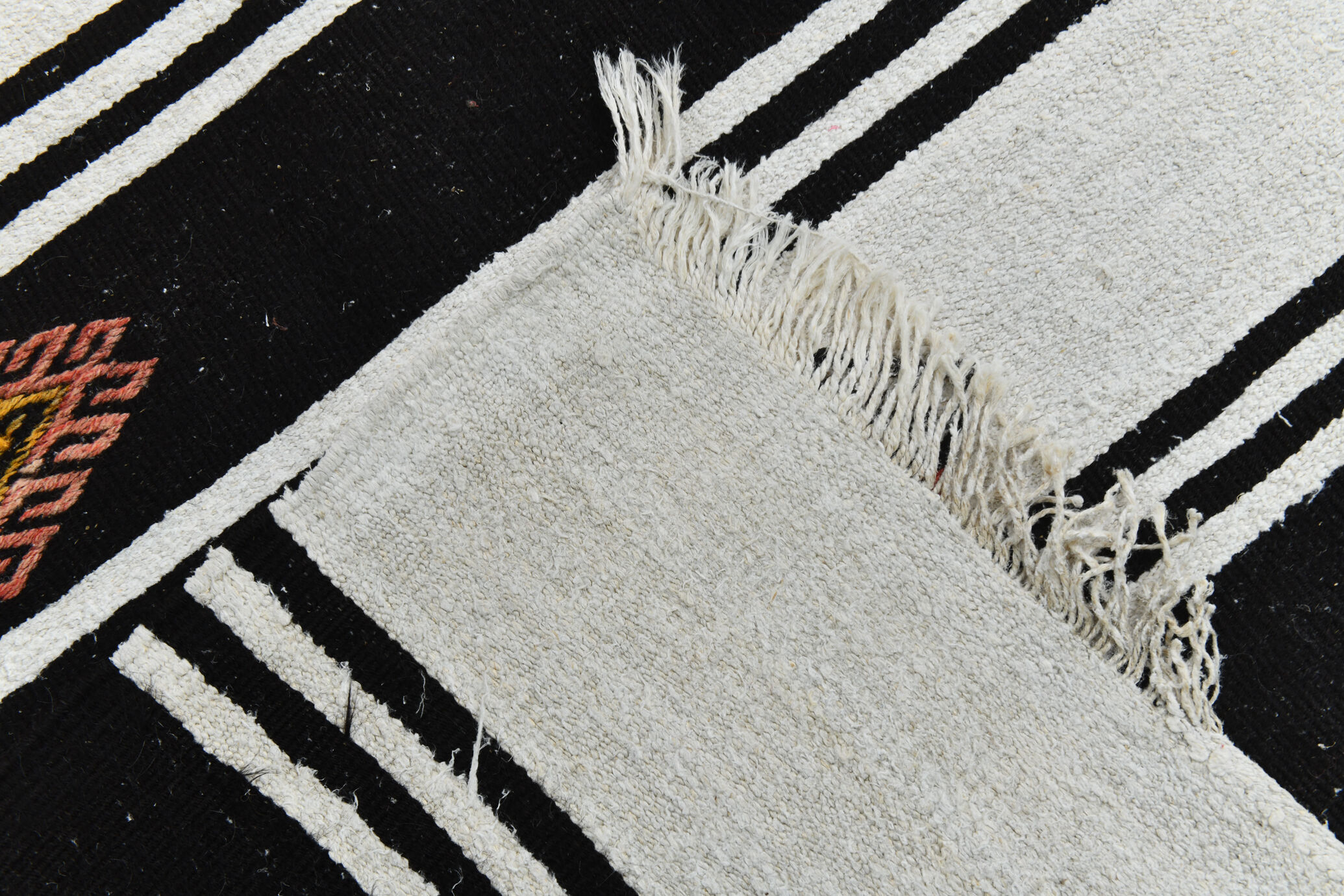 6x13 White & Black Hemp Carpet, 202x404Cm