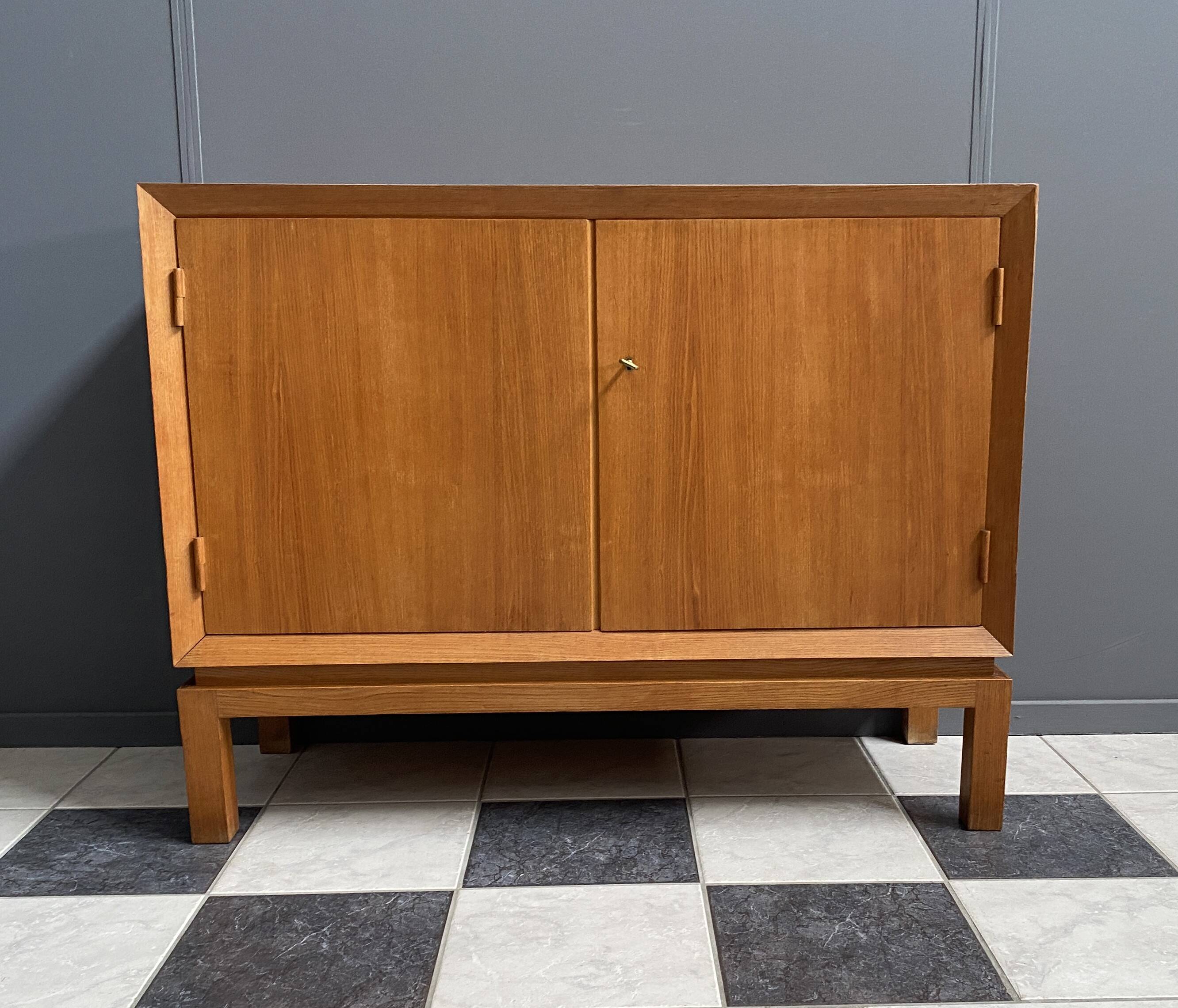 wood sideboard 2doors and drawers inside 1970s