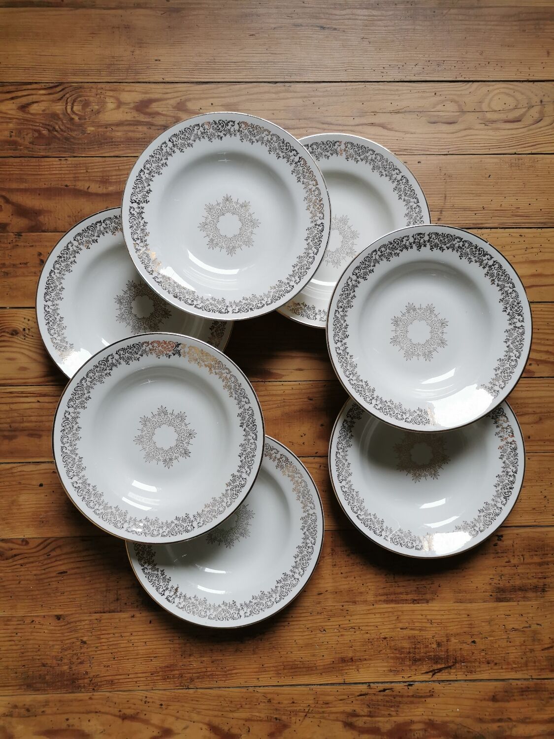 Vintage golden hollow plates