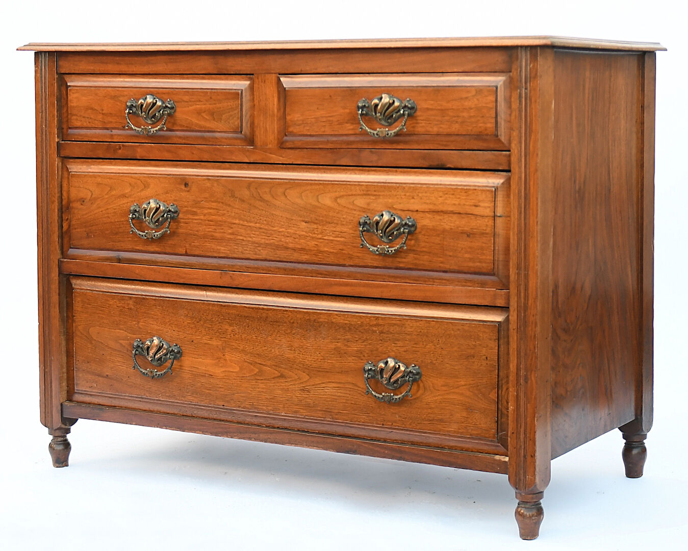Commode en bois naturel