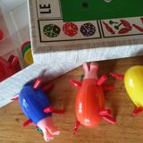 Complete "the laughing pig" game