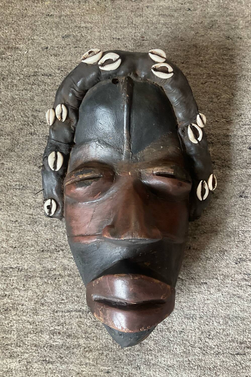 Ancien Masque tribal Dan en bois sculpté