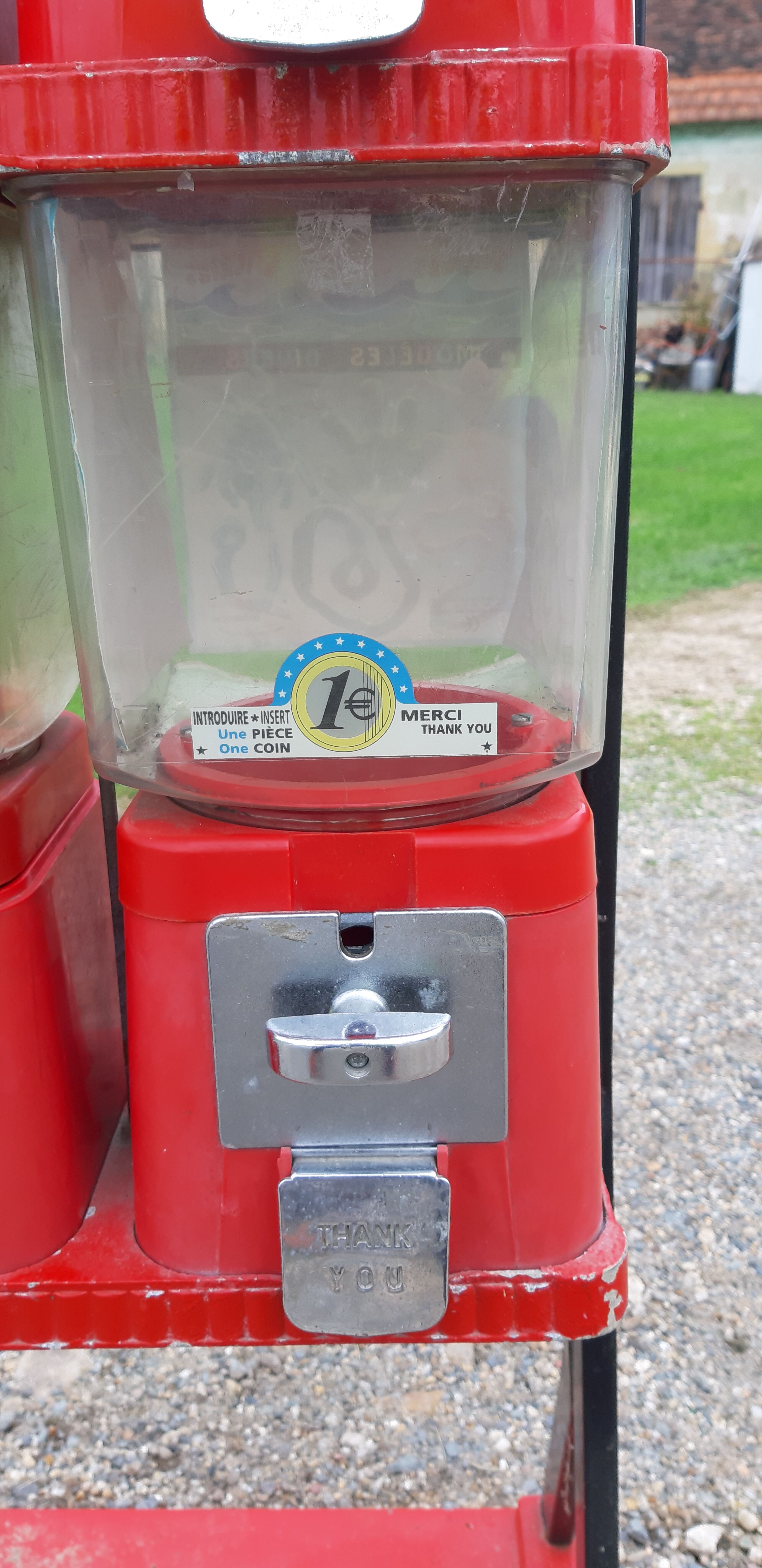 Brabo candy dispenser