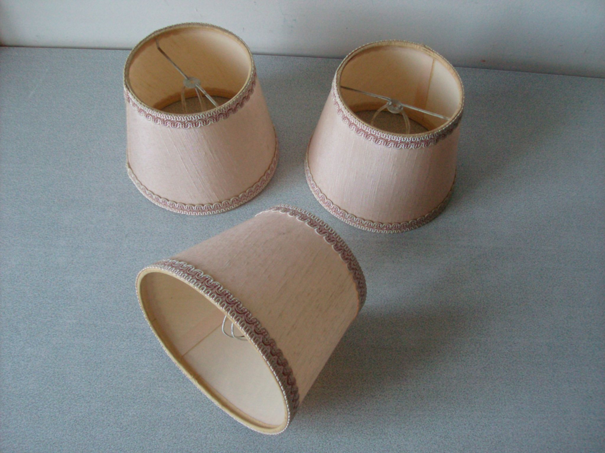 Set of 3 old lampshades pale pink model with clamp lamp chandelier applied retro deco