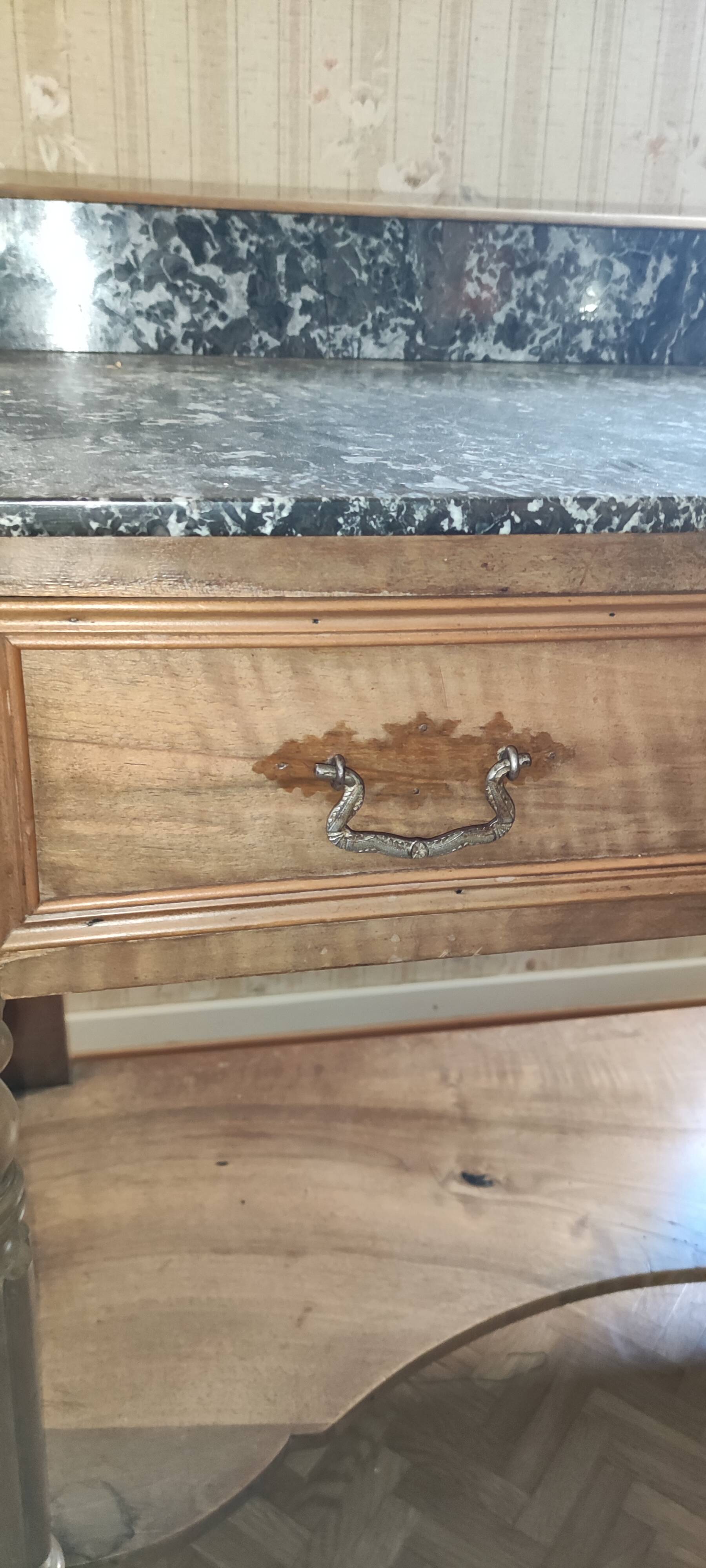 Bathroom furniture in perfect condition
