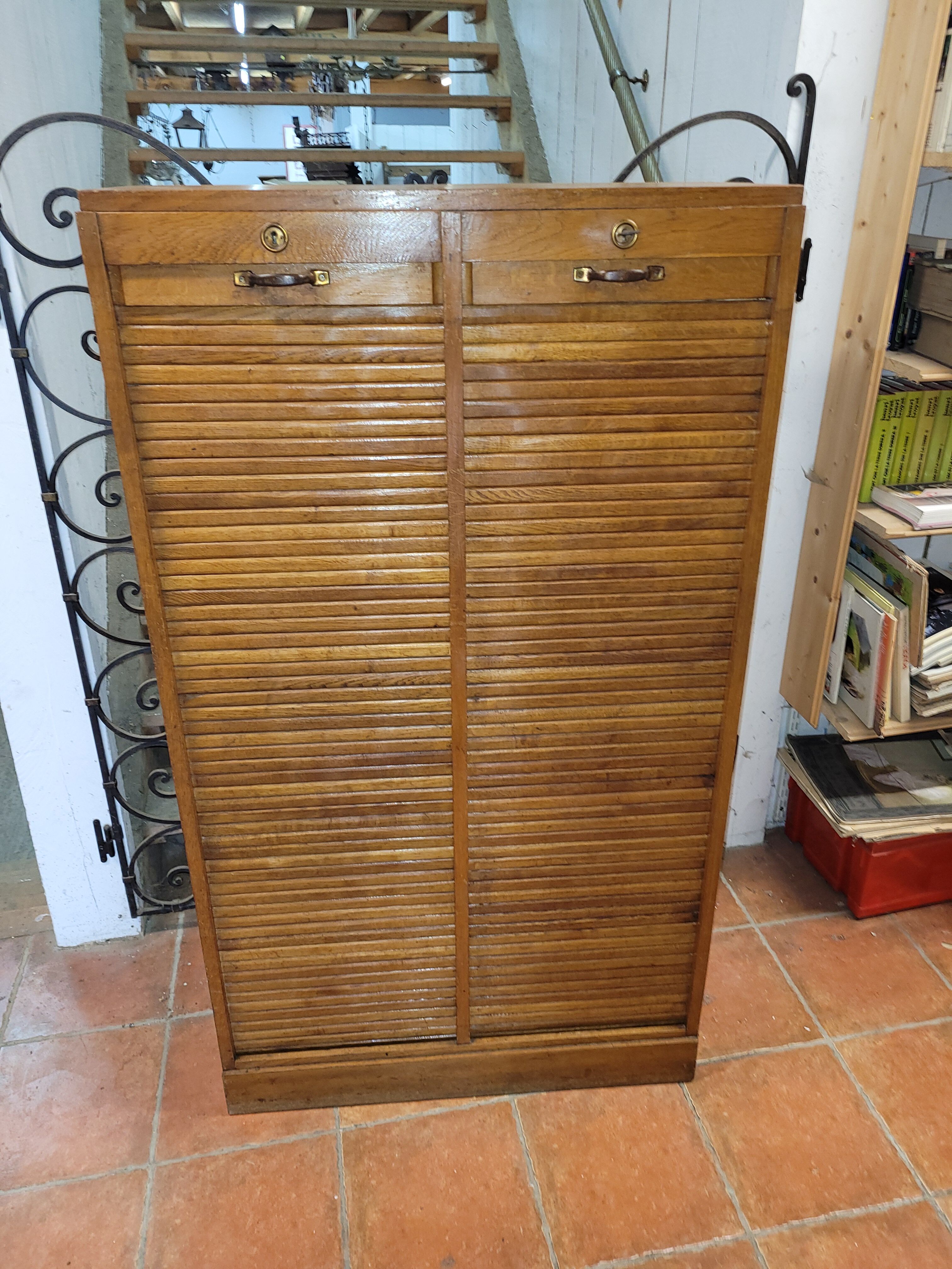 Classeur a rideau double ancien