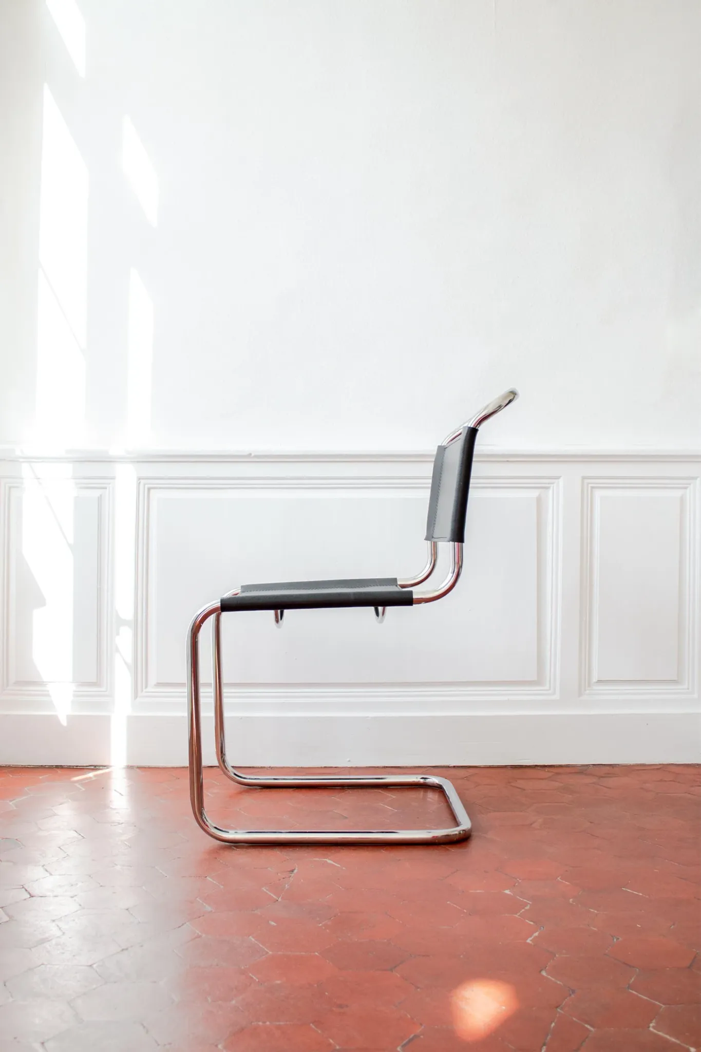 Vintage cantilever chair S33 after Mart Stam, black leather and steel.