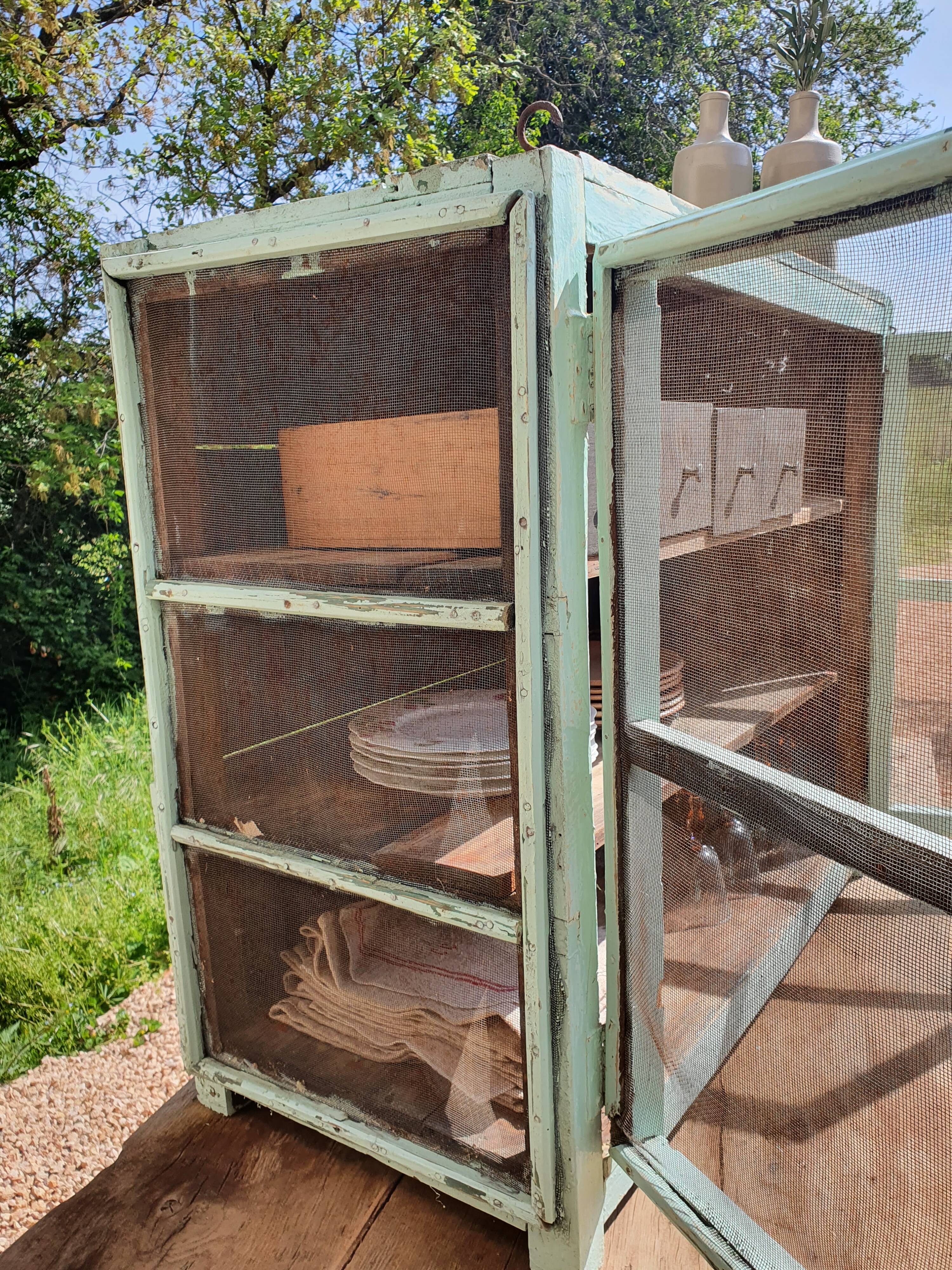 Meuble garde-manger