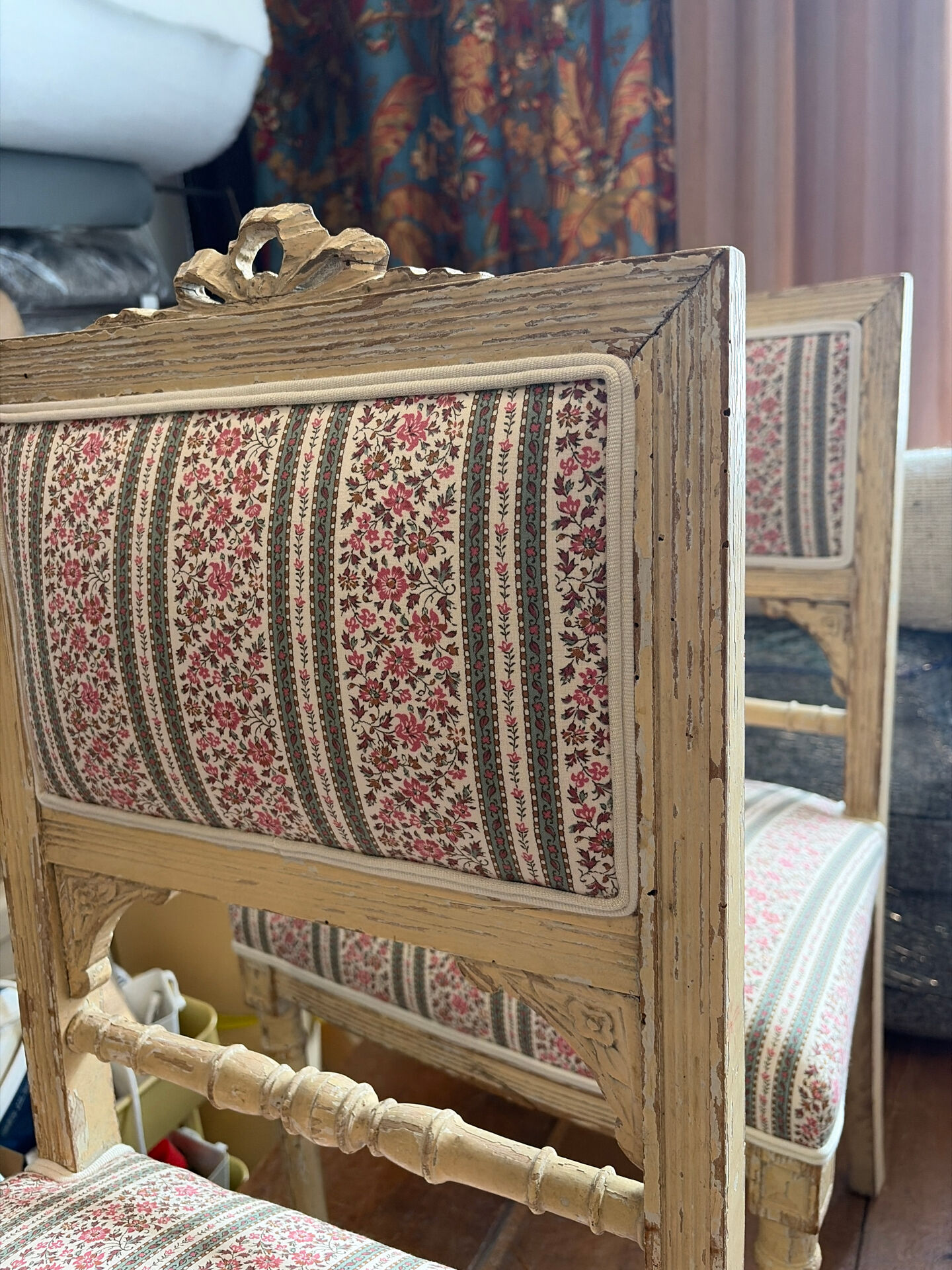 Paire de chaises Louis XVI