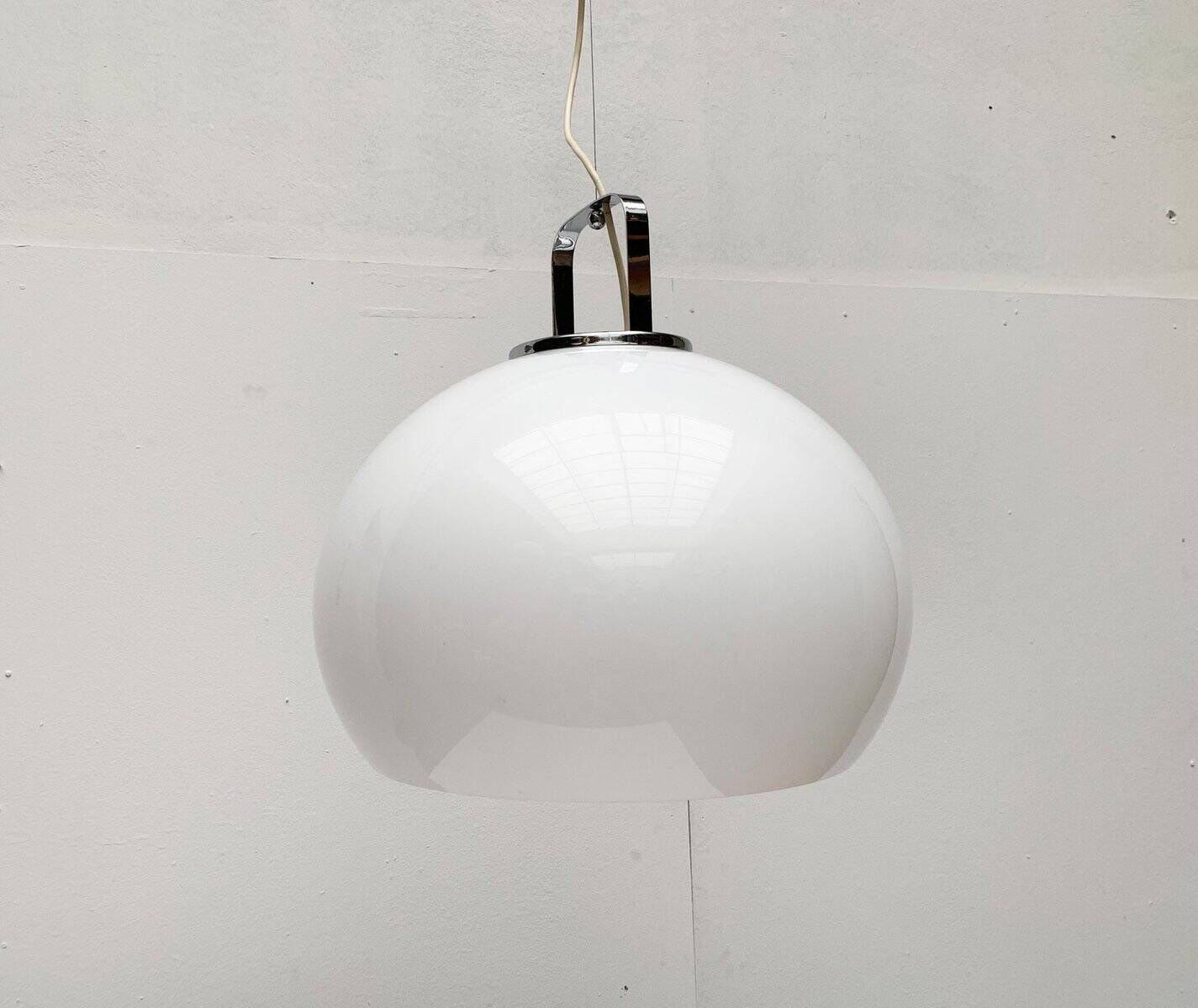 Zurich suspension lamp from the Italian space age of the mid-century by Luigi Massoni for Guzzini.