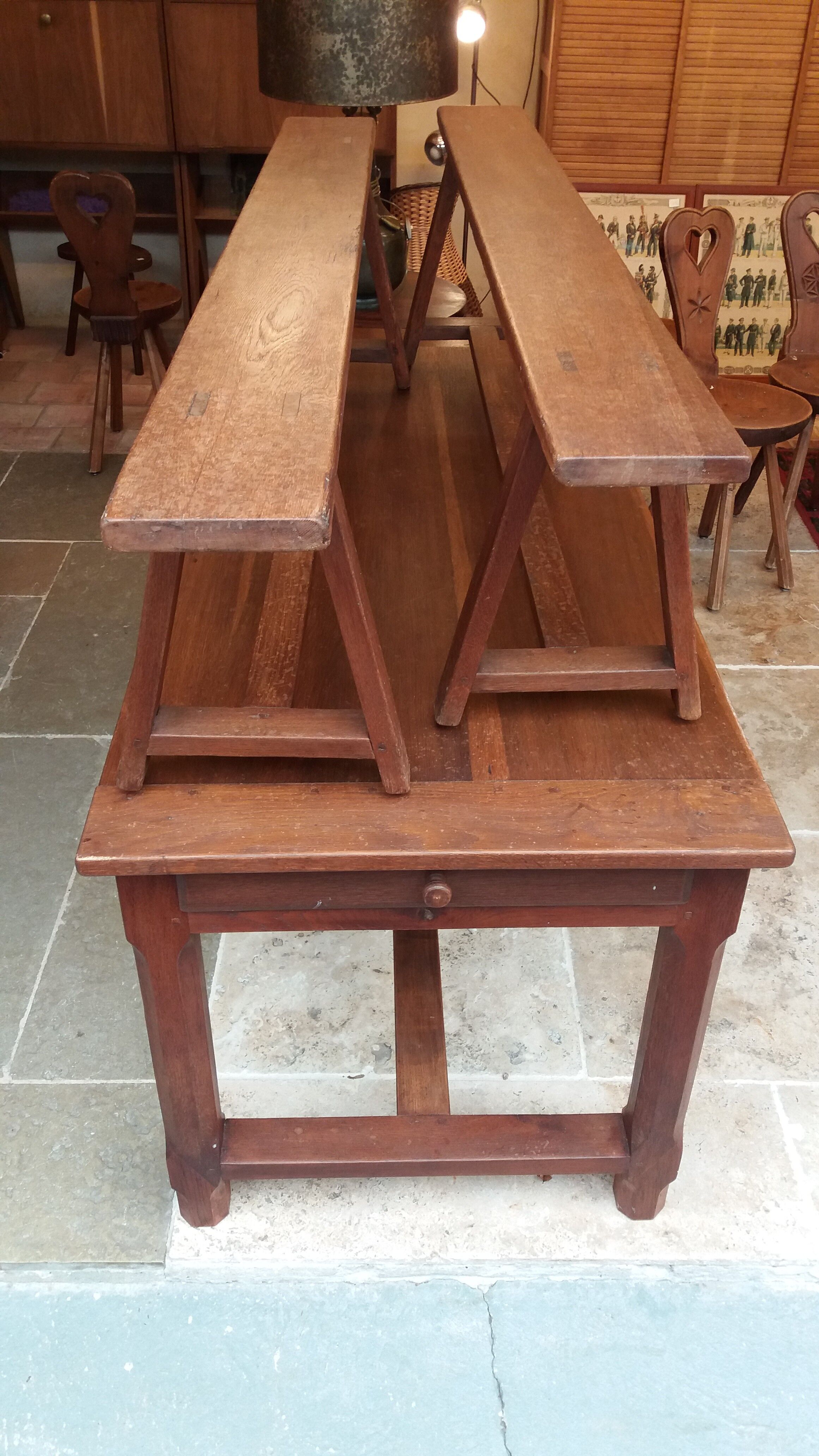 Farmhouse table and its 2 benches