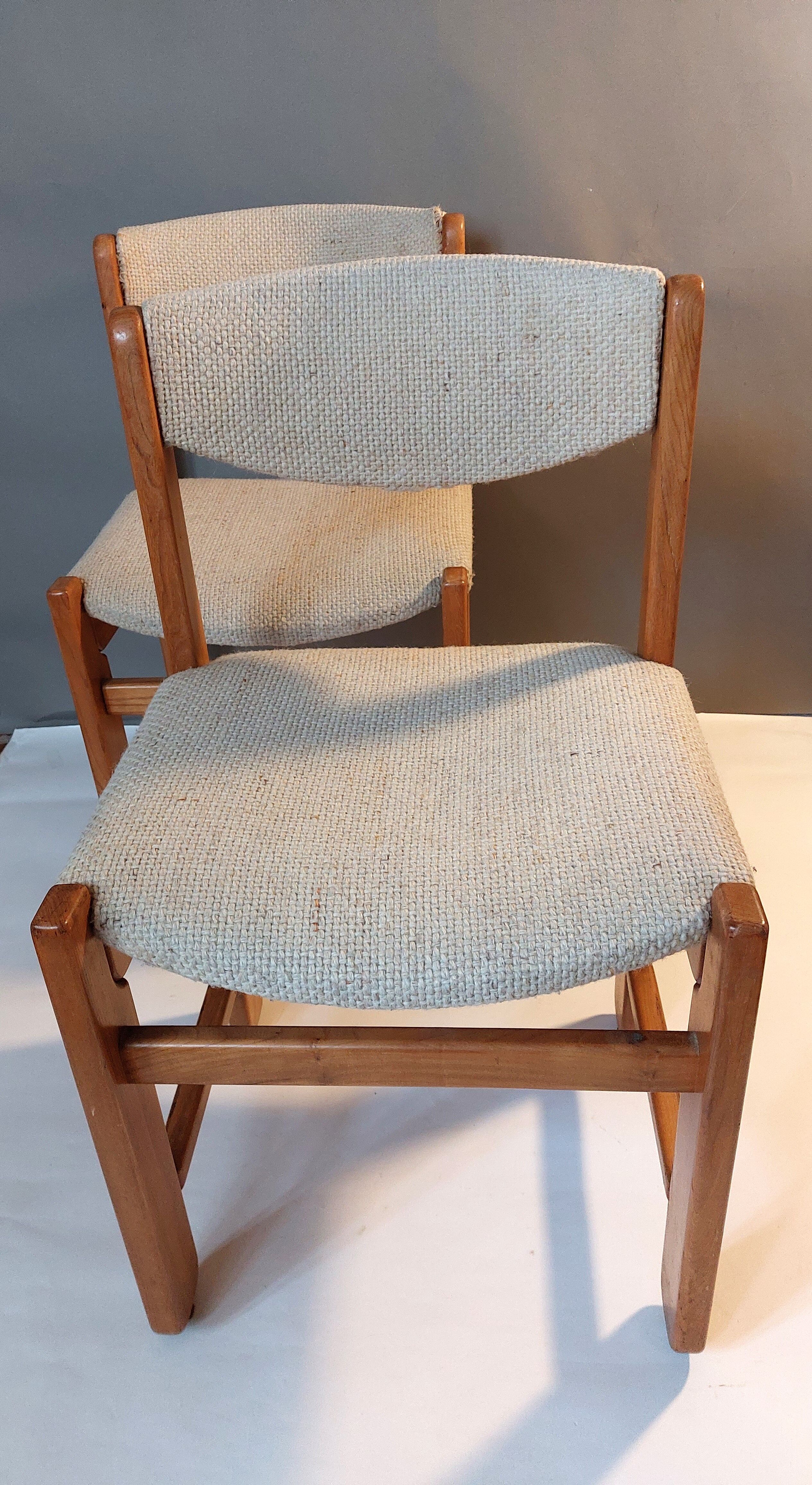 Pair of modernist chairs in solid elm 1970