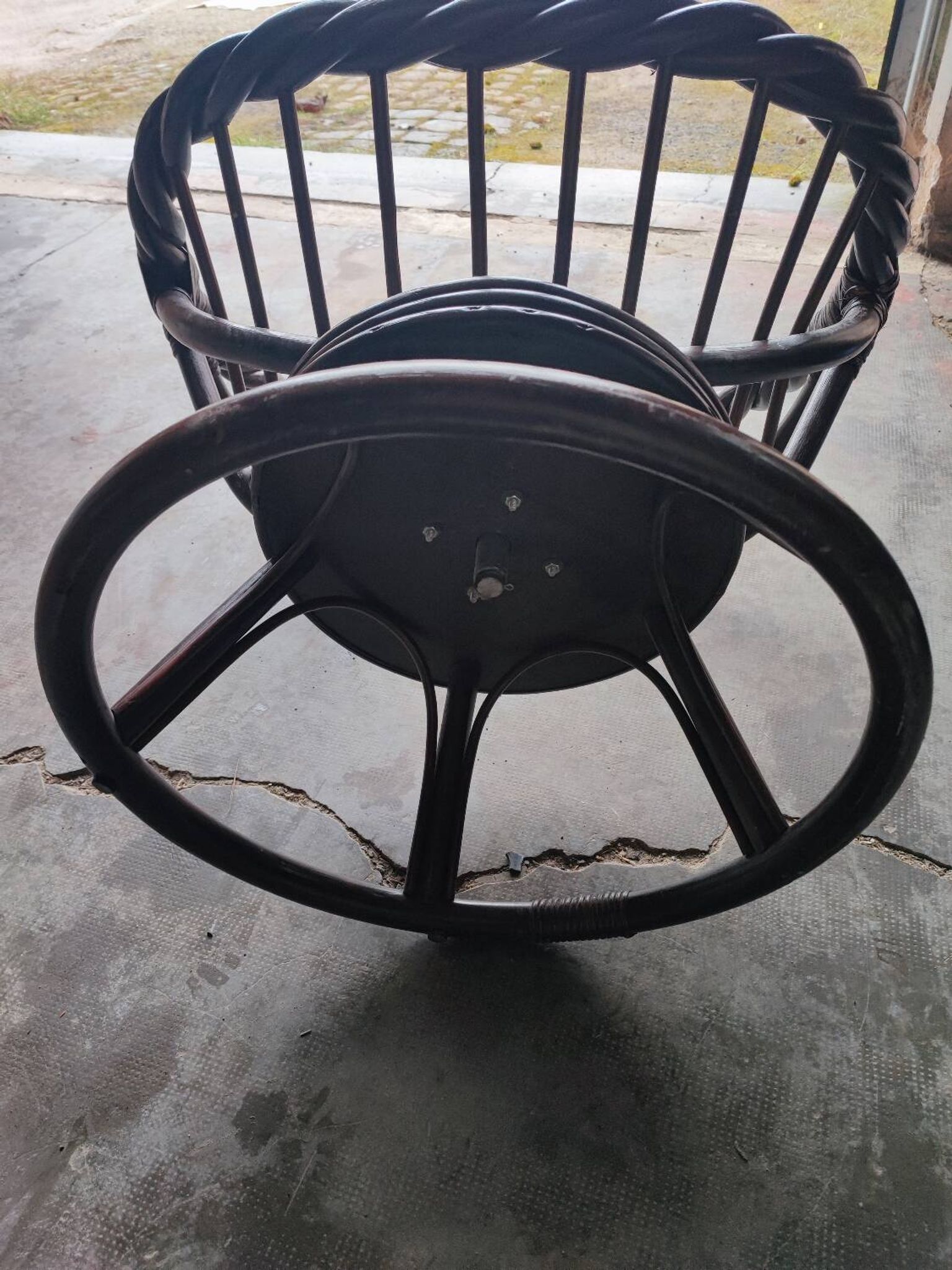 Swivel rattan love seat