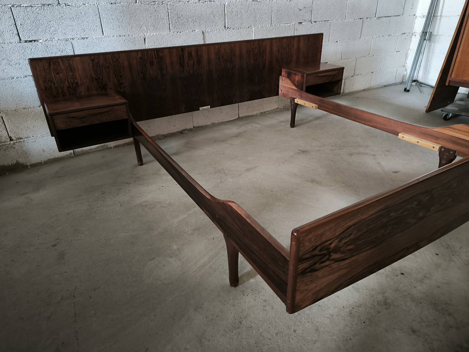 Lit scandinave en palissandre vintage