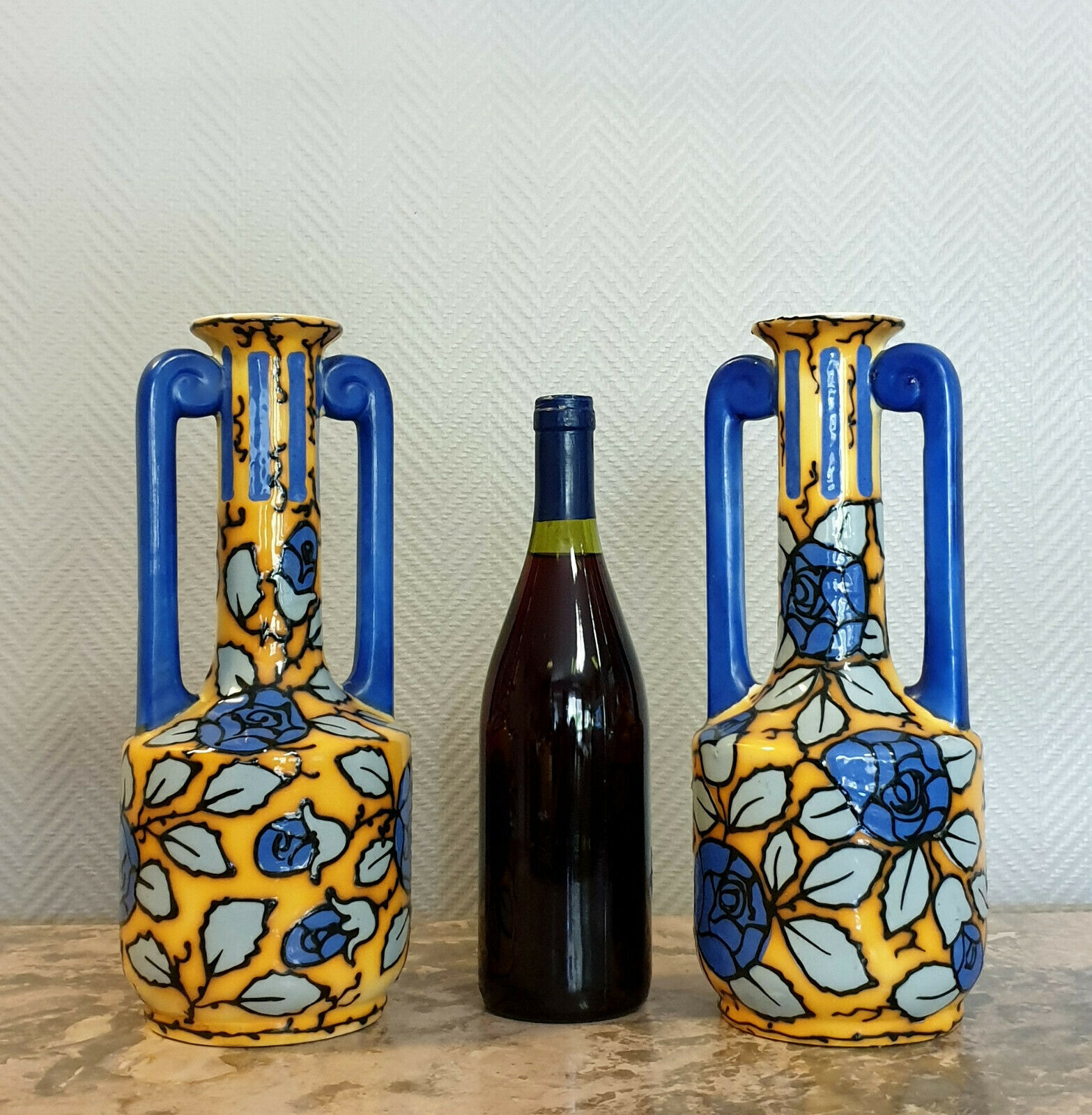 Paire de vases époque art déco a décors émaillé