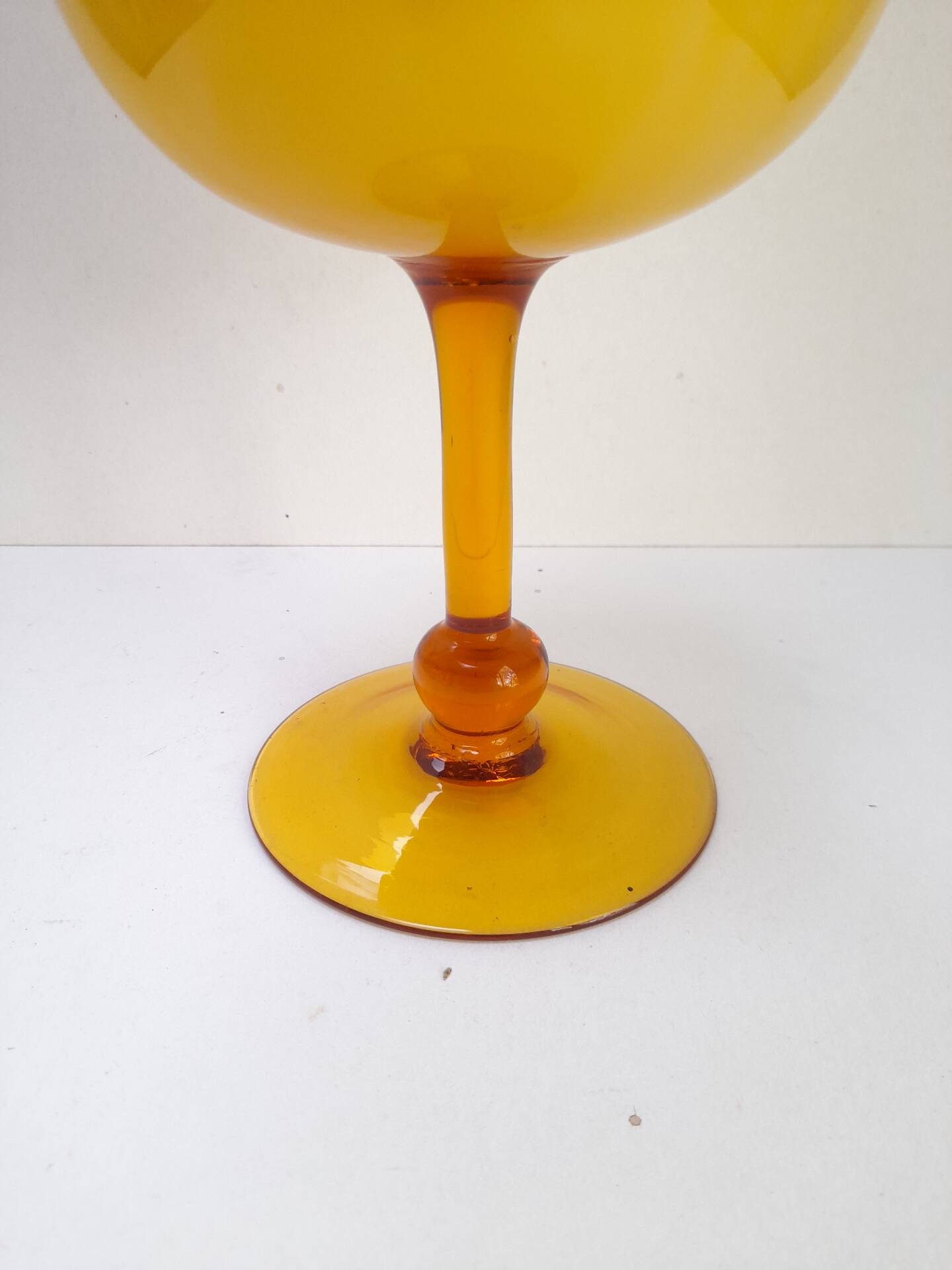 Large pedestal vase in yellow opaline