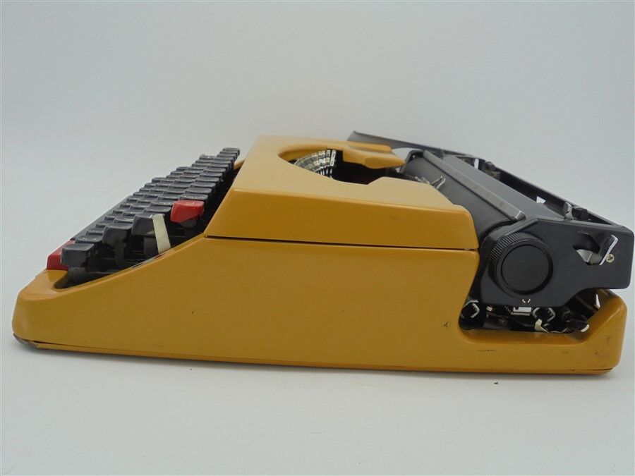 Brother Deluxe 250TR typewriter