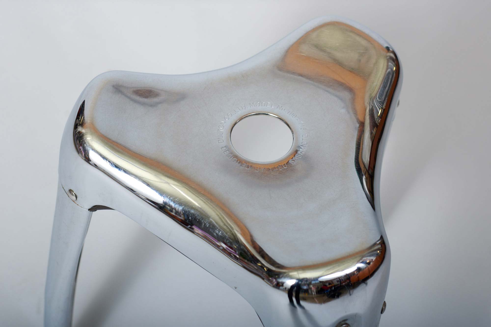Yasu Sasamoto pour Dulton wisdom tooth stool