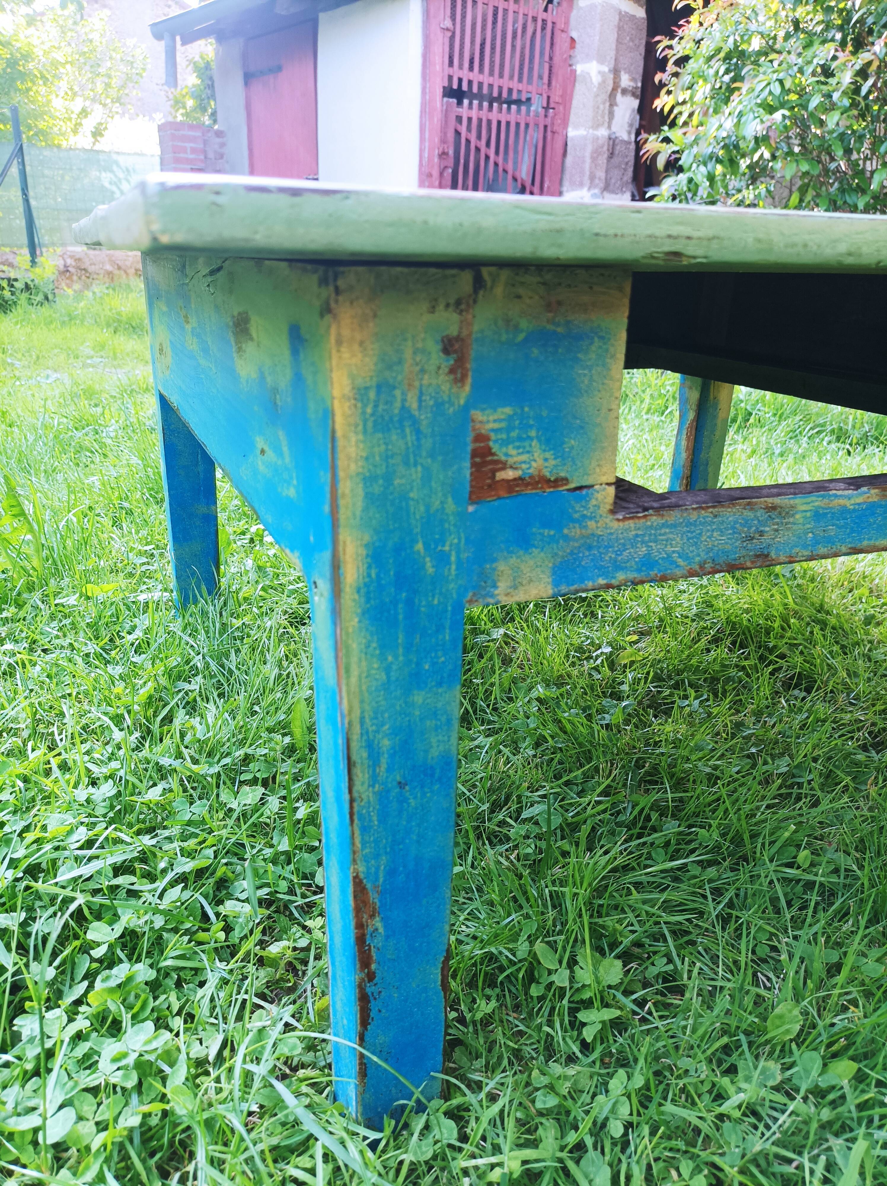Table basse colorée