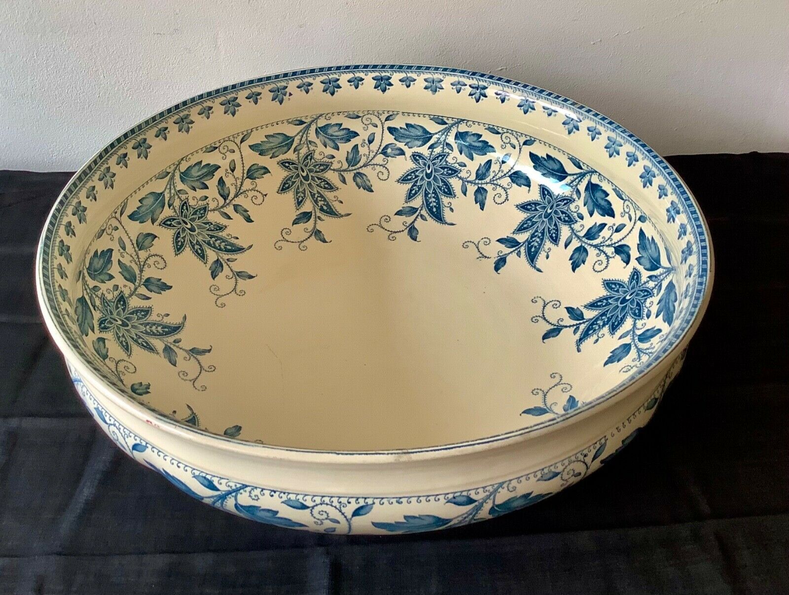 Vasque in earthenware