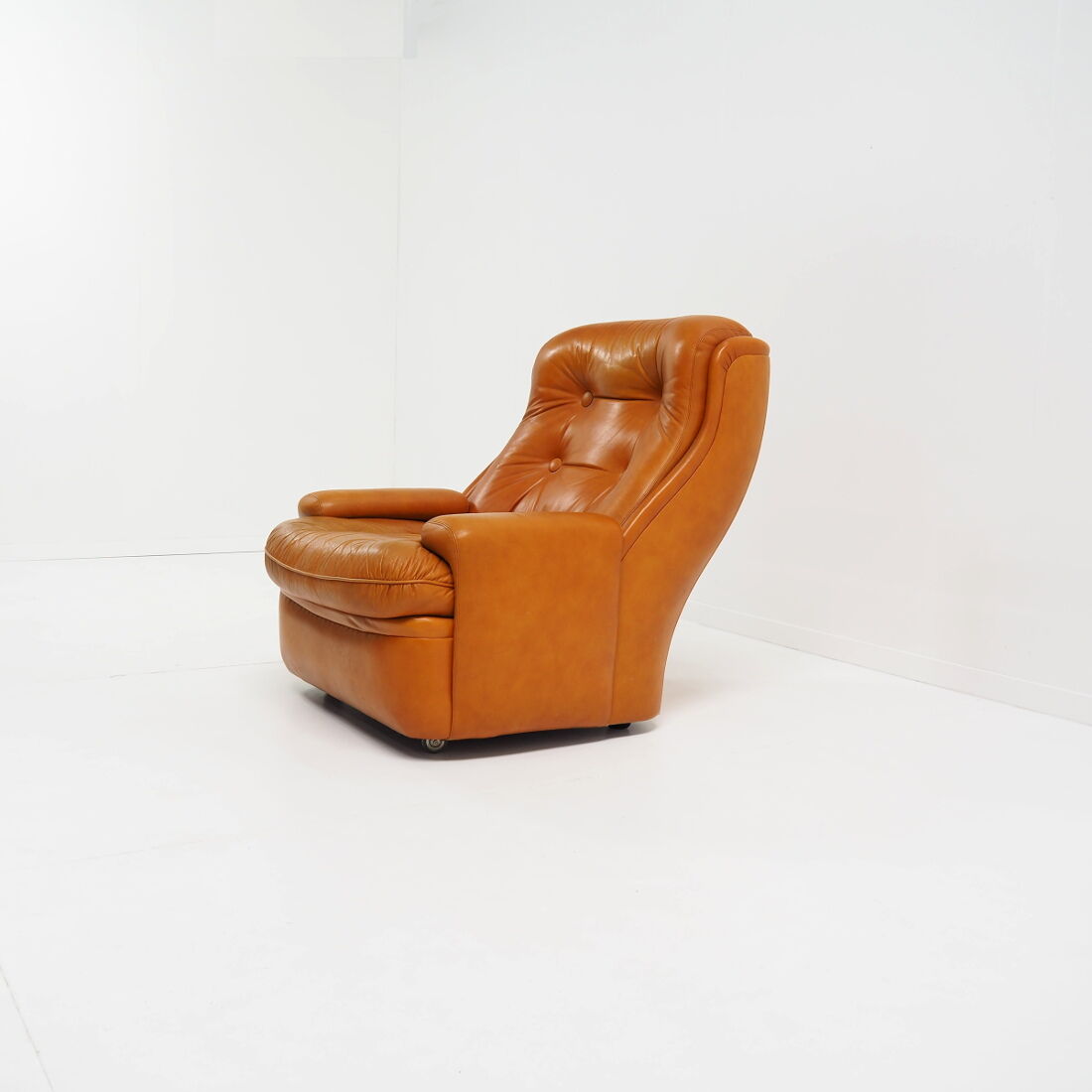 Fauteuil en cuir funky par Michel Cadestin pour Airborne
