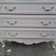 Commode de style louis xv  peinte