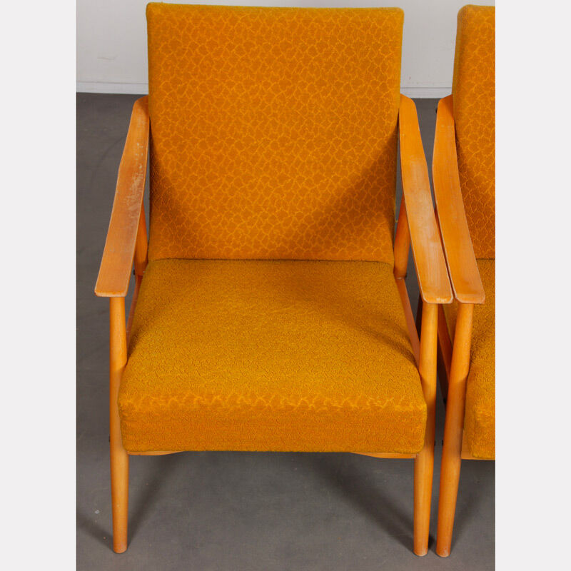 Paire de fauteuils en bois des années 1970