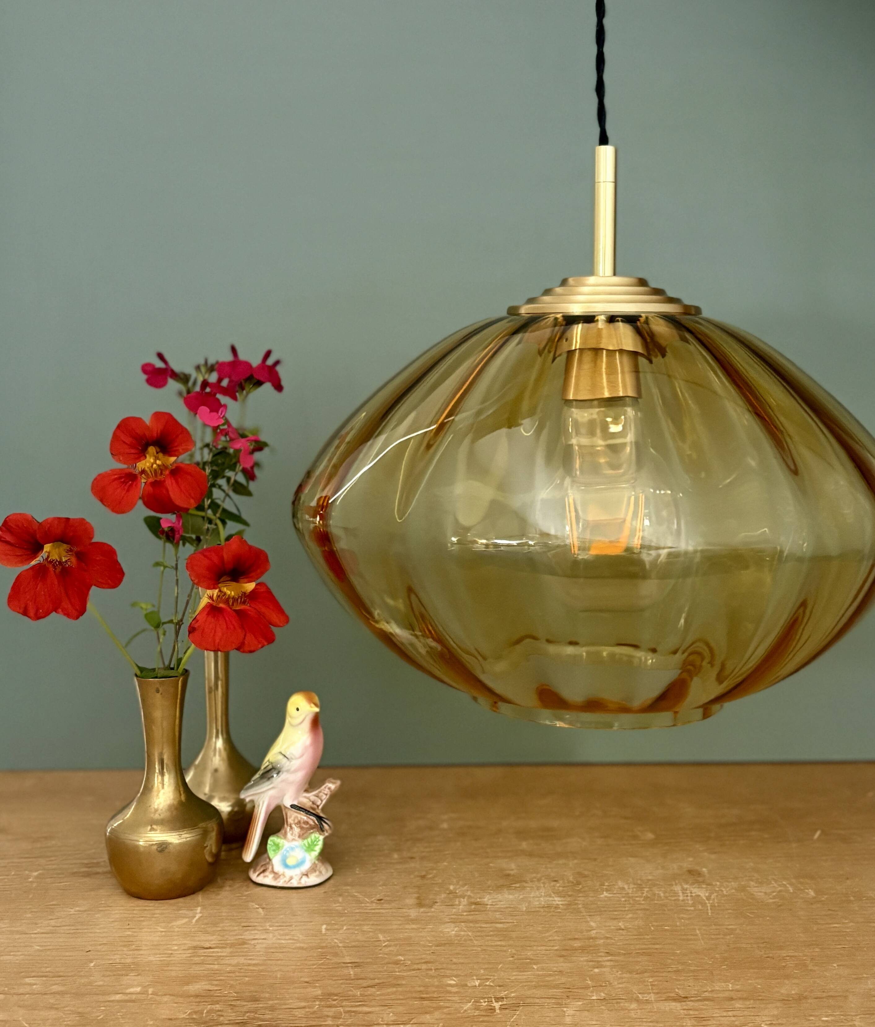 Suspension globe vintage XL en verre ambré