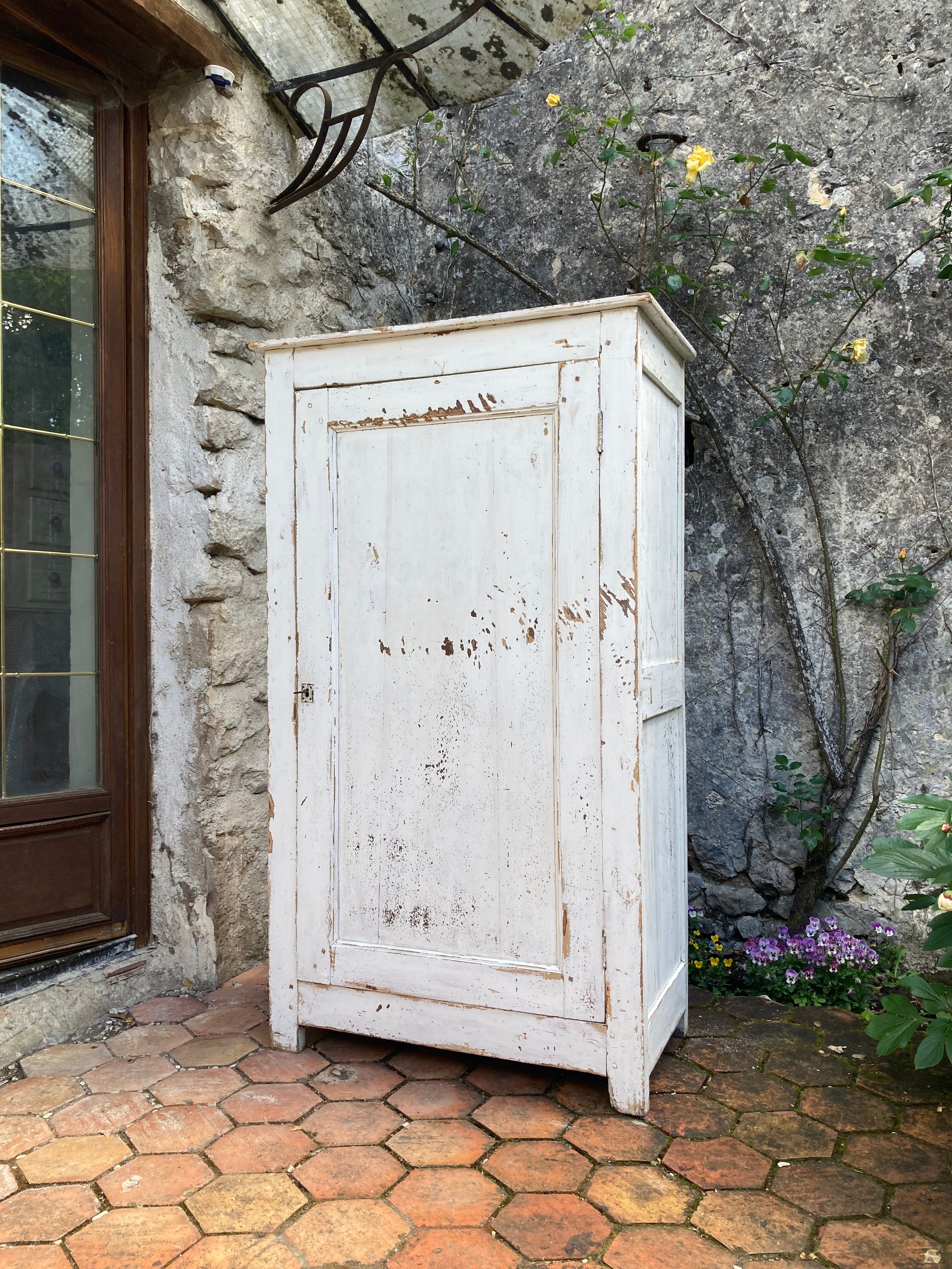 Armoire ancienne - bonnetière parisienne