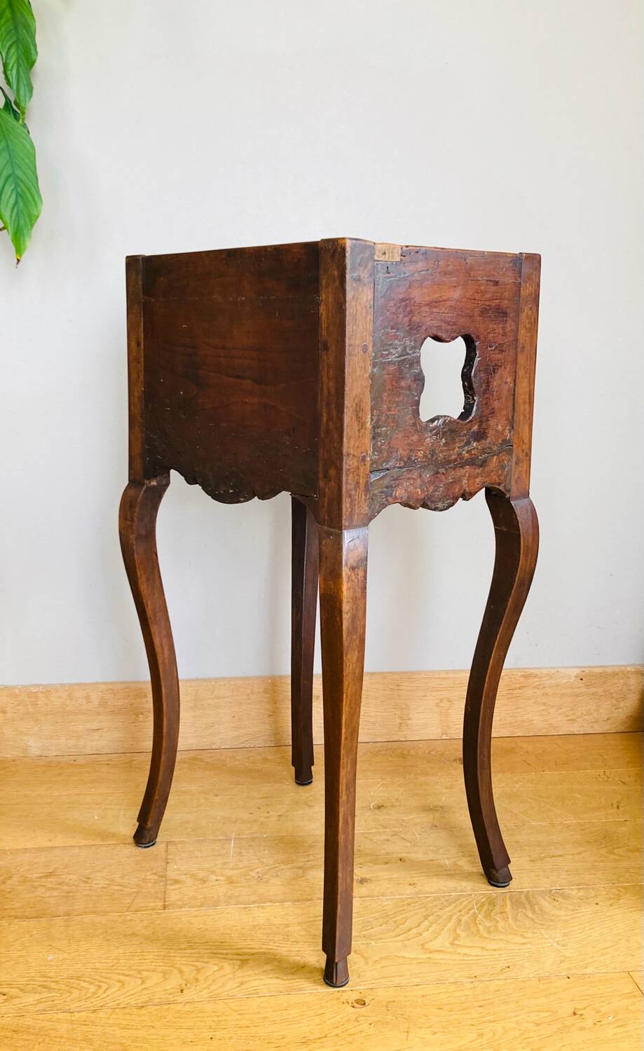 Louis XV bedside table or snack table, 18th century, quadrilobed side openings