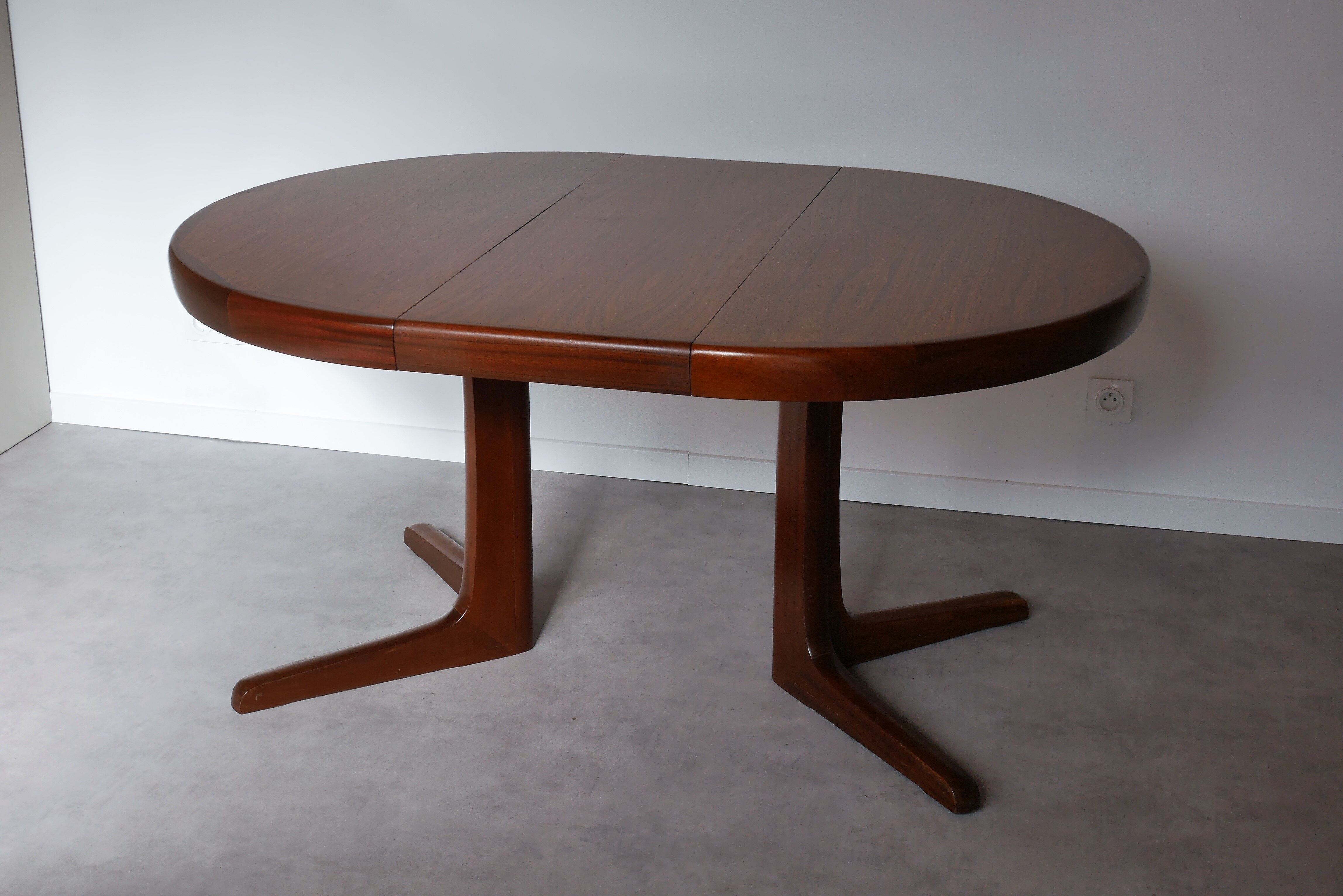 Baumann central foot extension table 1960