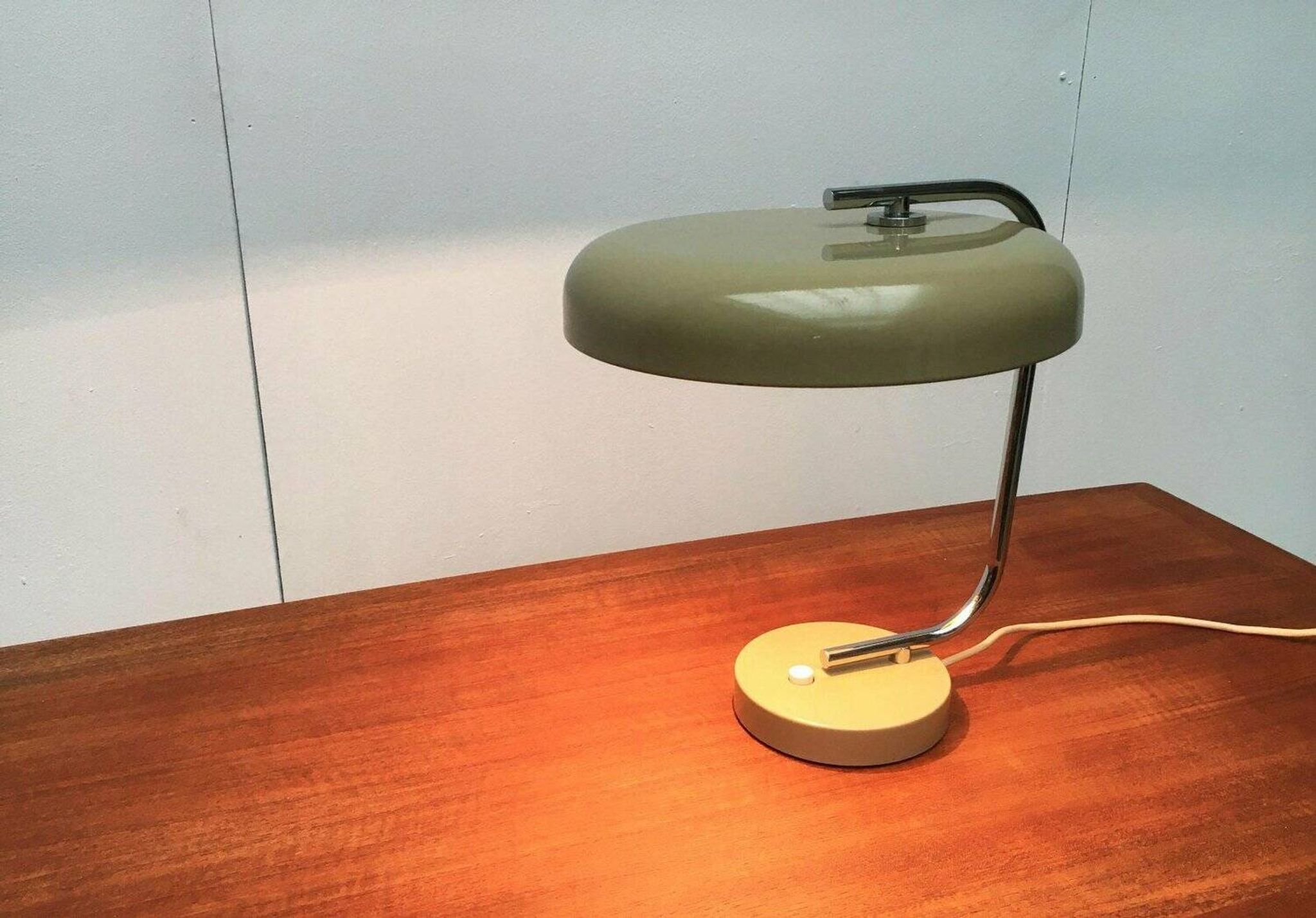 Minimalist German table lamp from the mid-century space age by Hustadt Leuchten, 1960s.