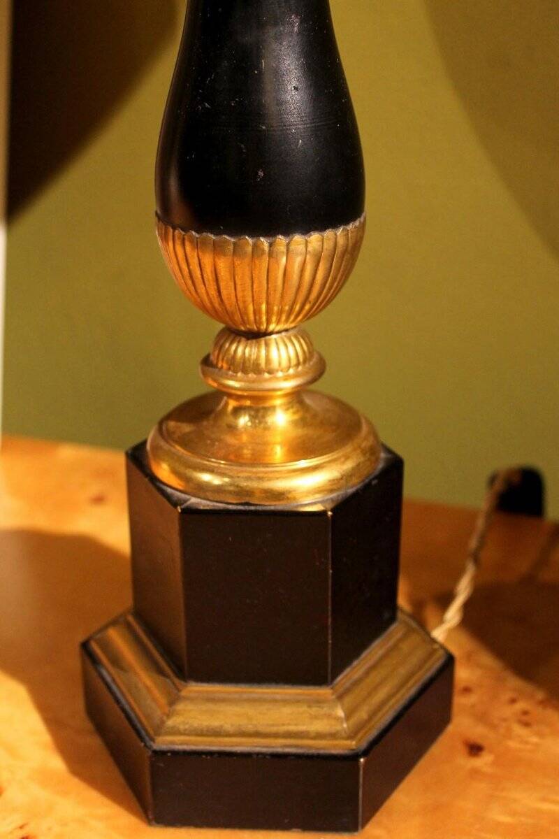 20th Century French Black Enamel Tole and Gilt Bronze Table Lamps with Silk Shade, Set of 2