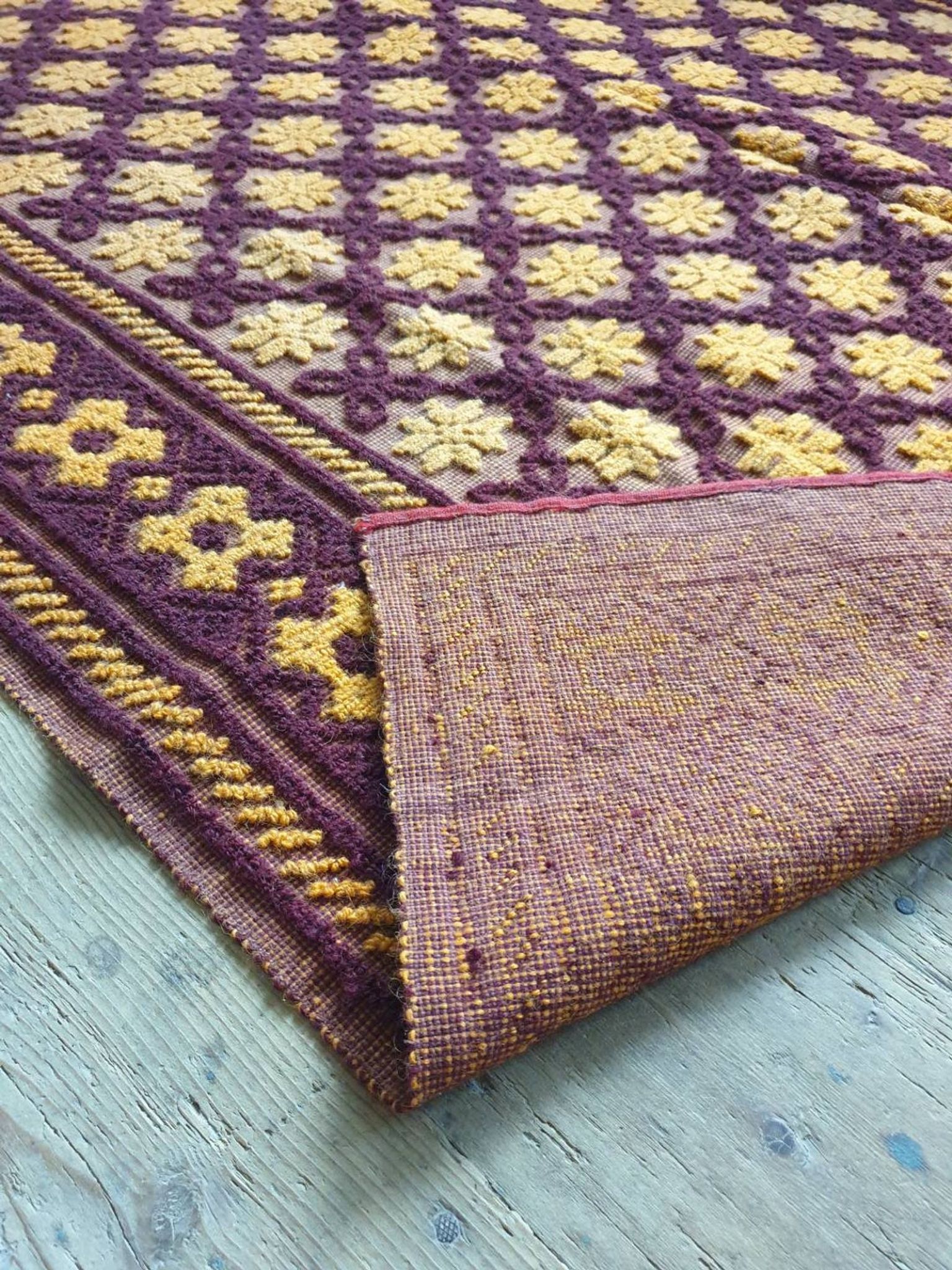 Tapis Roumain en laine tissée à la main