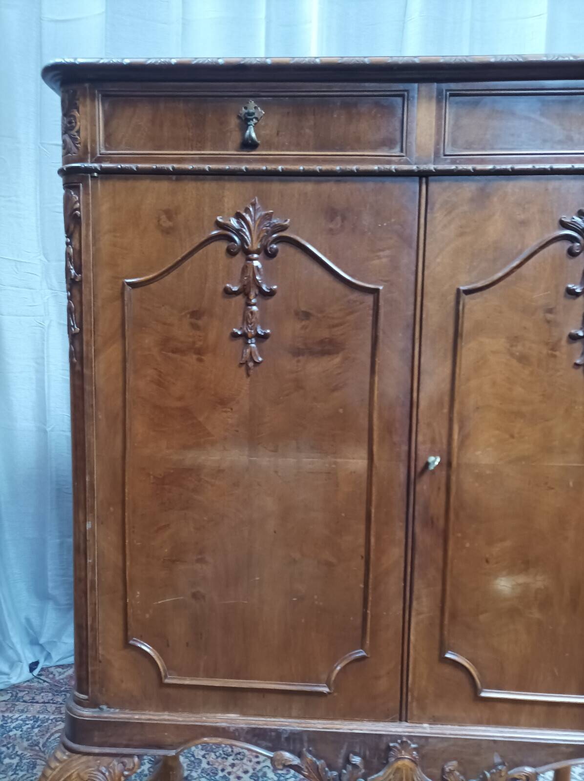 Meuble bar chippendale Maison JELLINEK en acajou