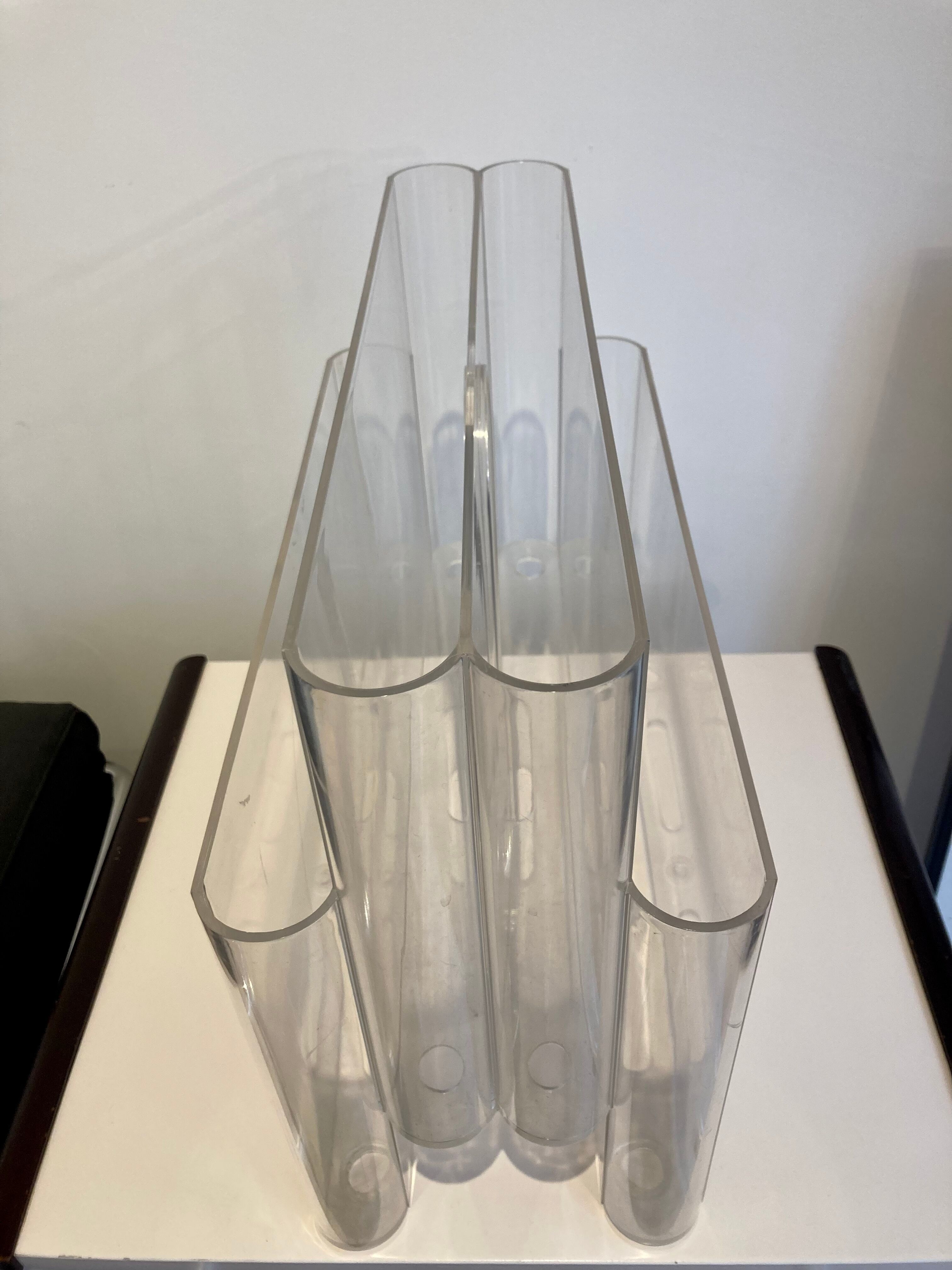 Transparent magazine holder Kartell by Giotto Stoppino, 70s