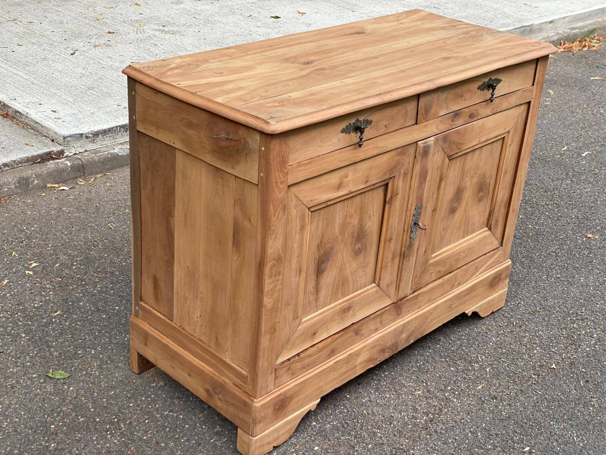 18th-century stripped buffet in solid walnut