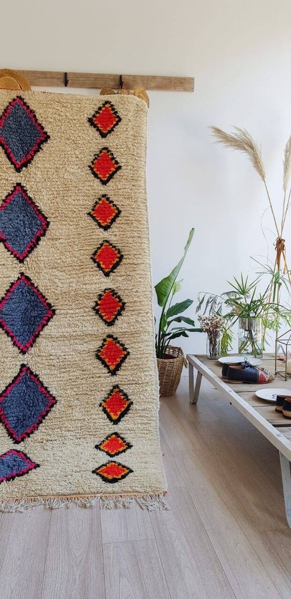 Handmade pure wool rug, size 160 x 240 cm