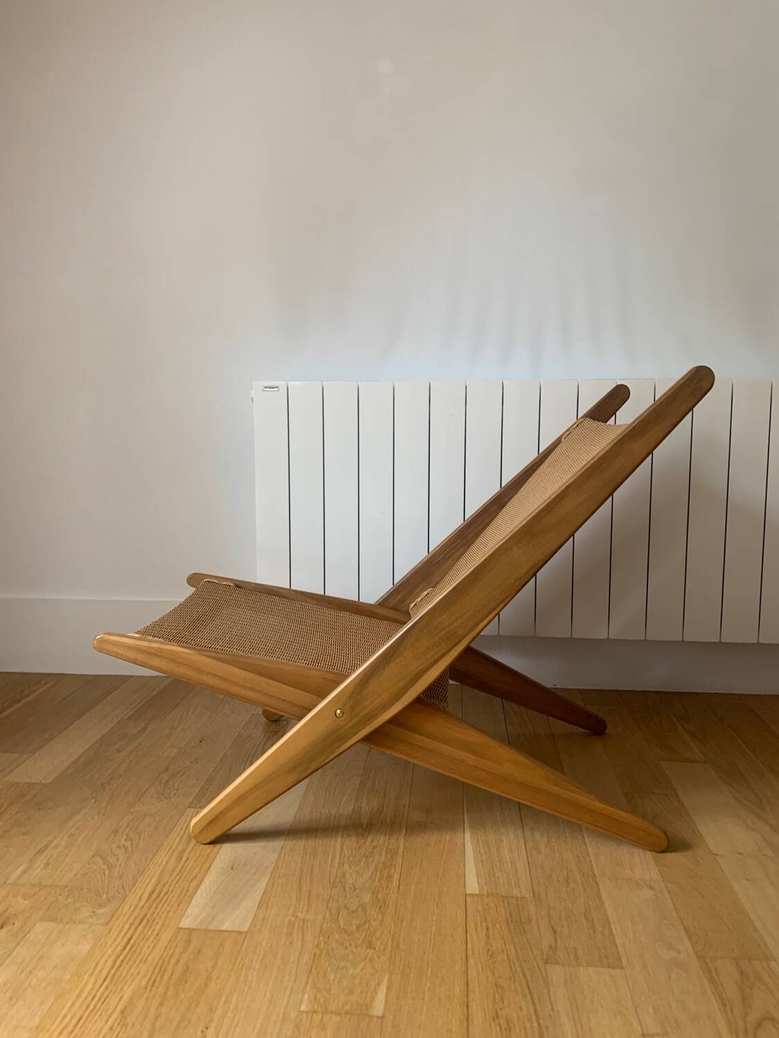 Foldable Scandinavian style deck chair