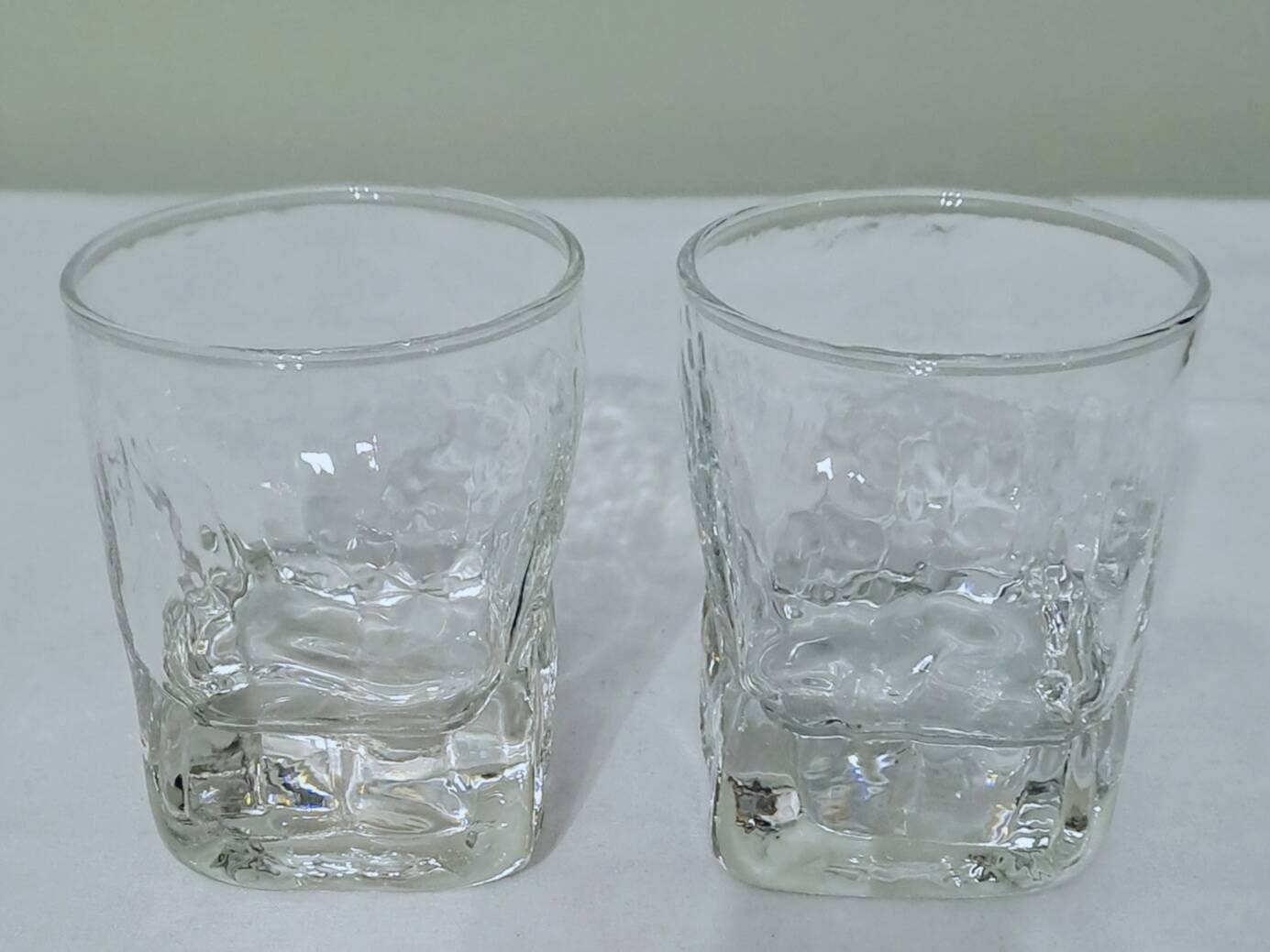 Set of 2 large whiskey glasses