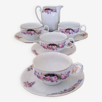 Set of 4 pretty cups and cream pot