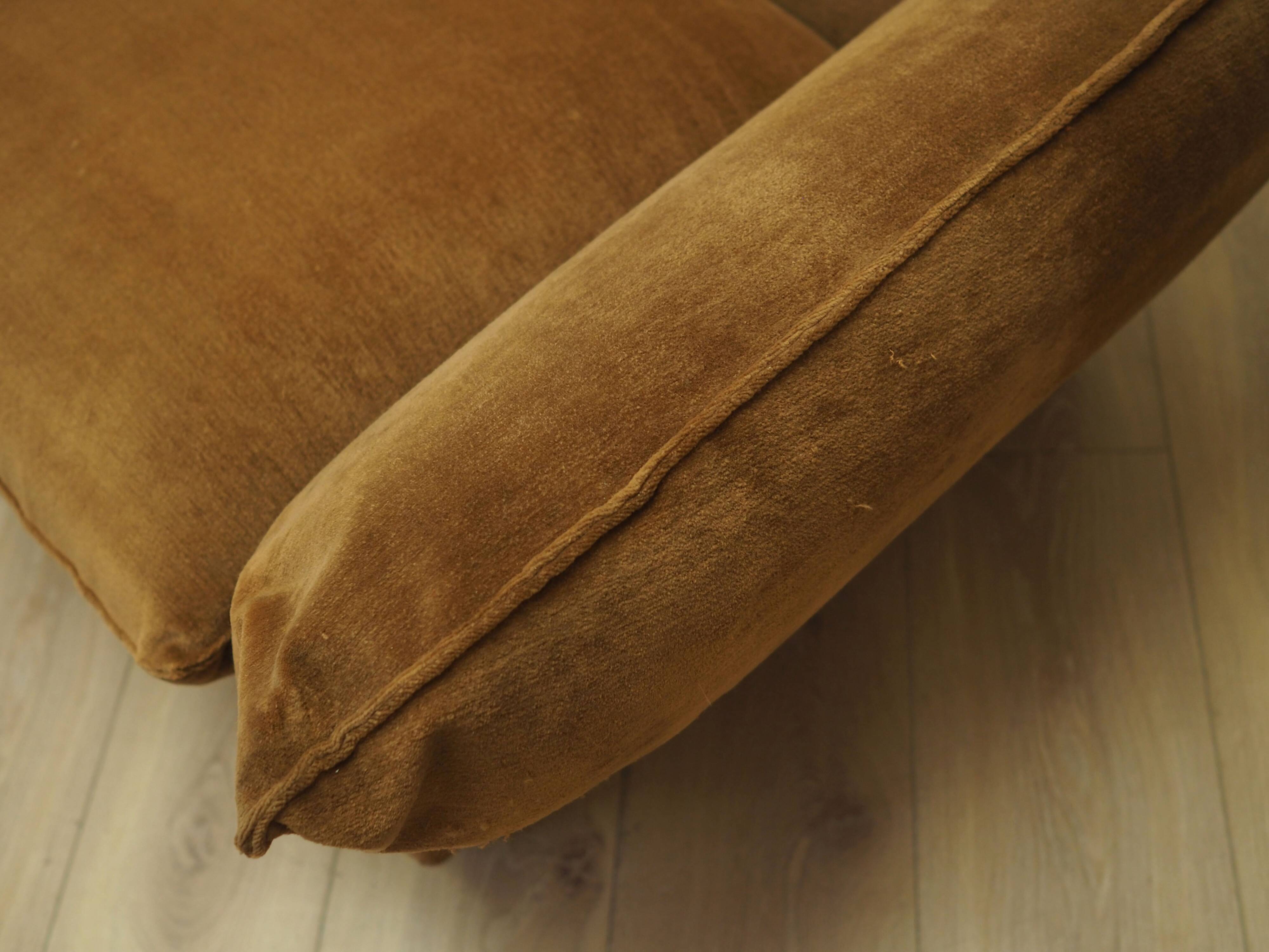 Brown velvet sofa, Italian design, 1970s, manufacturer: Dall'Oca