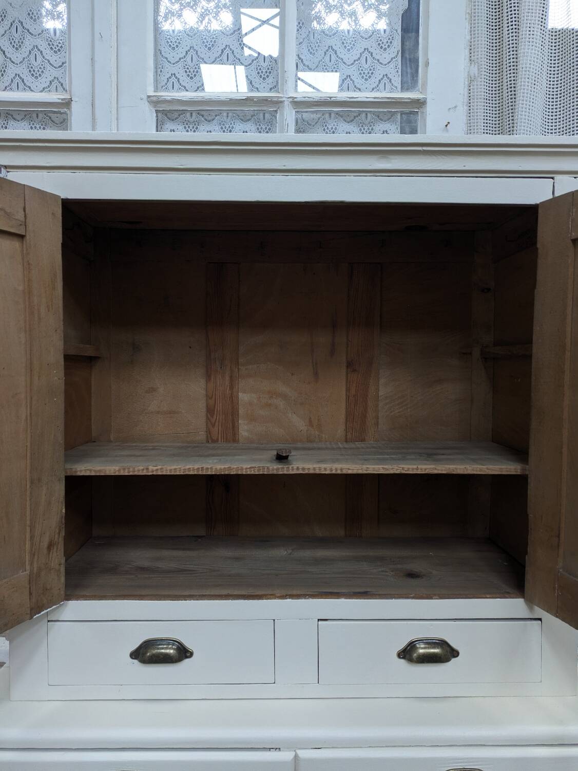 Parisian buffet 2-piece