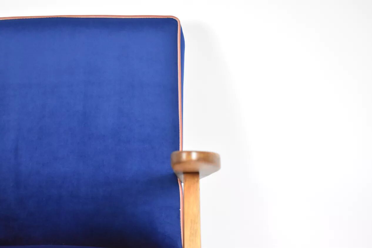 Fauteuil vintage B310 VAR "Compas", Pologne, super restauré, années 1960, velours bleu et rose.